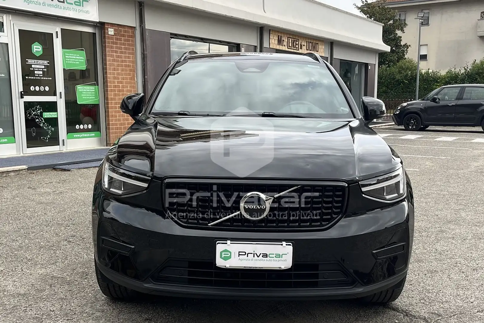 Volvo XC40 XC40 B3 automatico Plus Dark Nero - 2