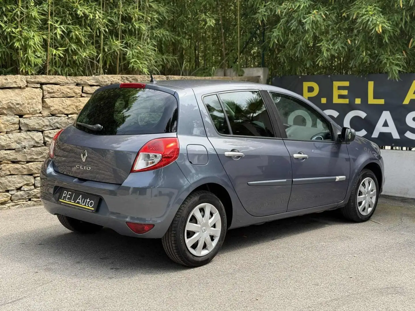 Renault Clio III 1.5 dCi 85 Dynamique -1ère MAIN- Bleu - 2
