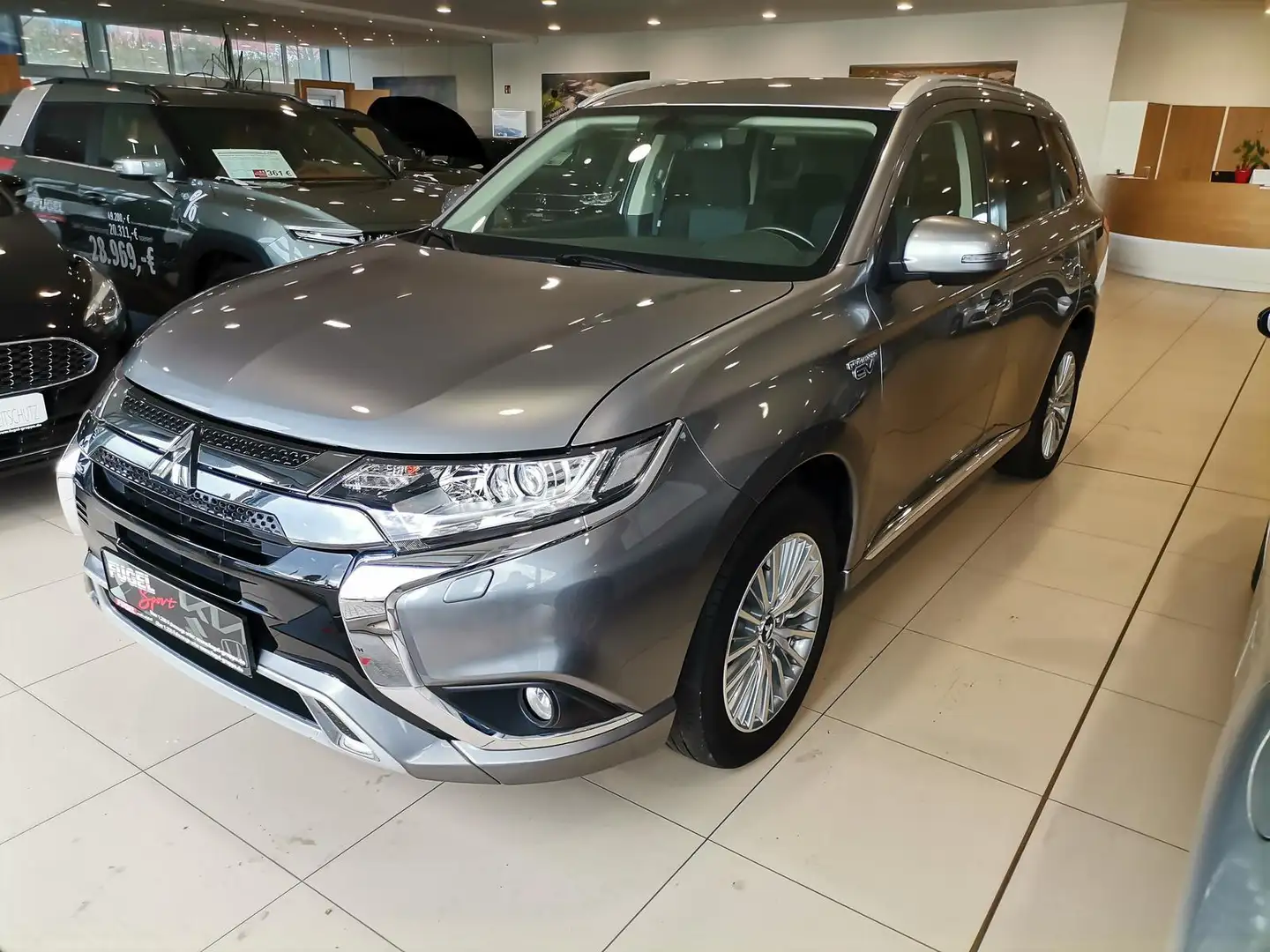 Mitsubishi Outlander Outlander 2.3 PHEV 4WD SHZ|Alu18Z.|Keyless Grau - 2