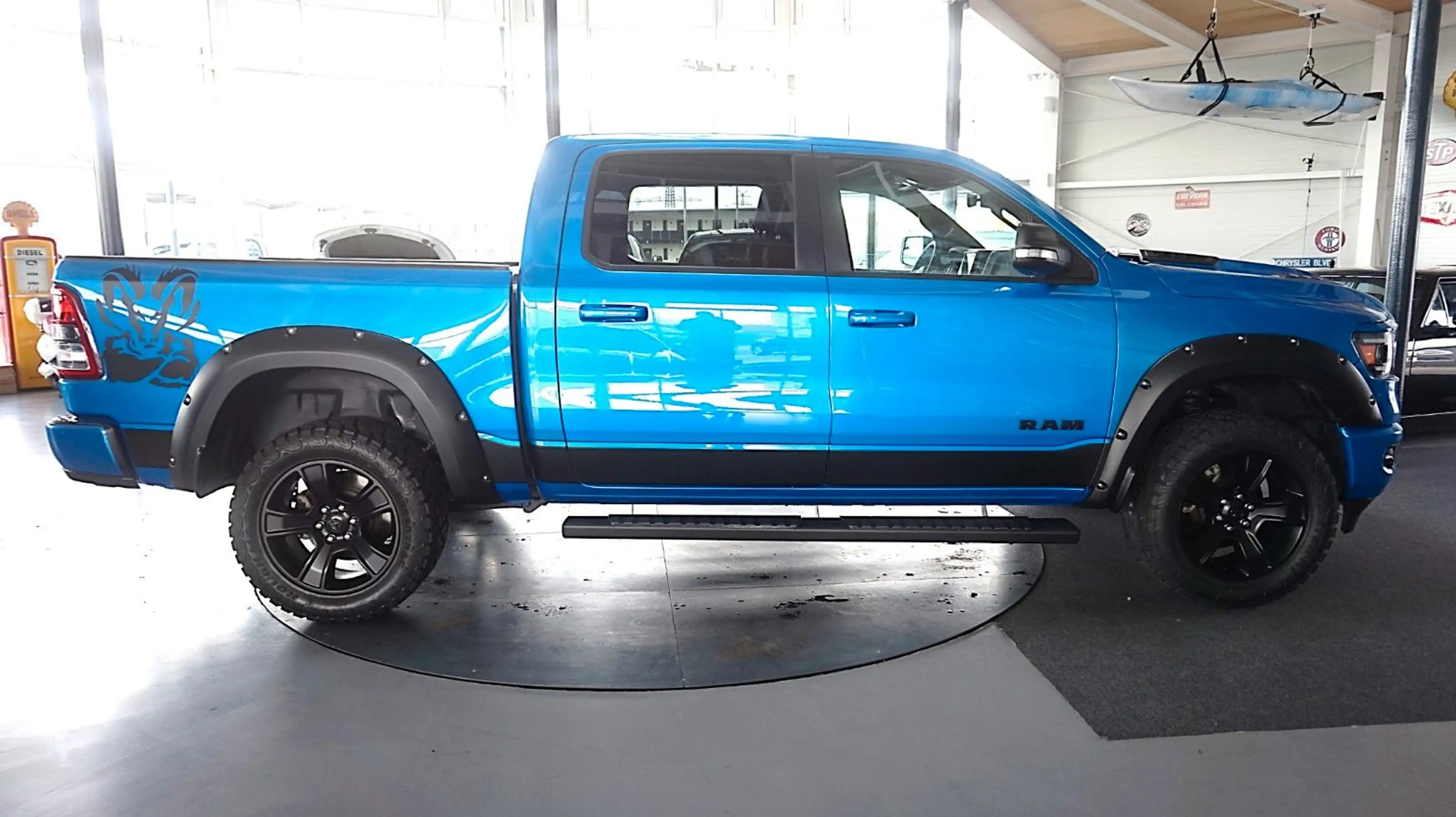 Dodge RAM 1500 HEMI 5.7l Crew-Cab*4x4*Navi*Alu20*AHK — photo 4