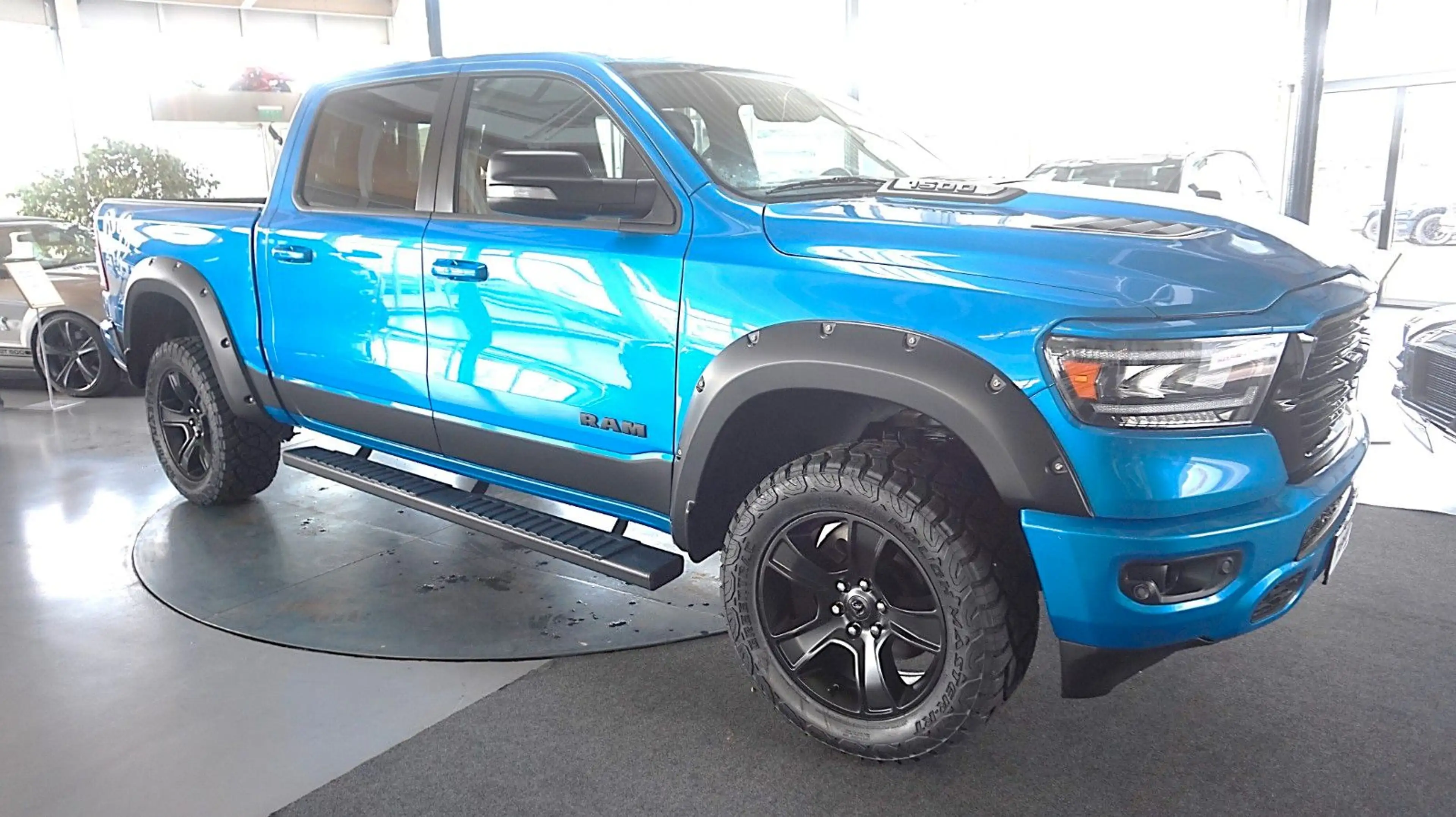 Dodge RAM 1500 HEMI 5.7l Crew-Cab*4x4*Navi*Alu20*AHK — photo 6