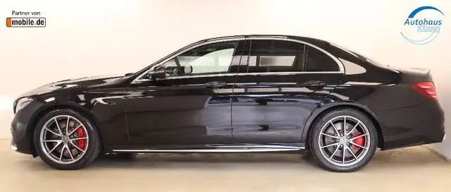 Mercedes-Benz E-Class view 4