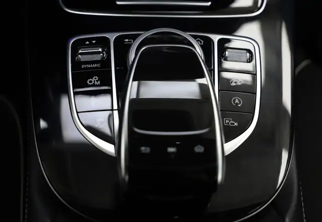 Mercedes-Benz E-Class view 17