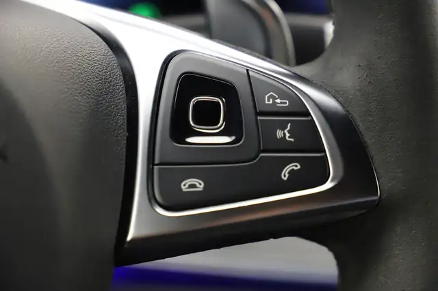 Mercedes-Benz E-Class view 24