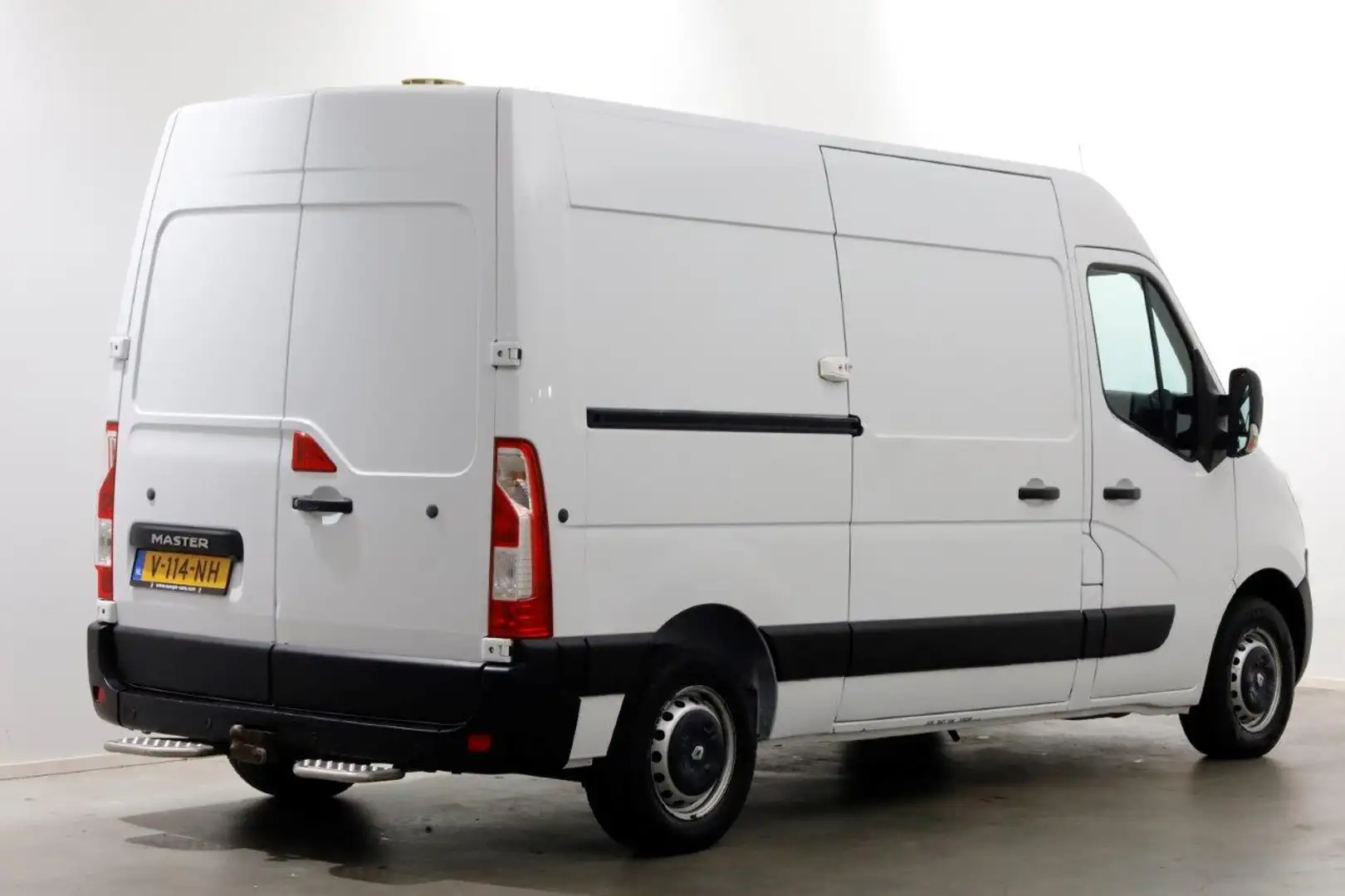 Renault Master T35 2.3 dCi 170pk E6 L2H2 Airco/Navi 03-2018 Weiß - 2