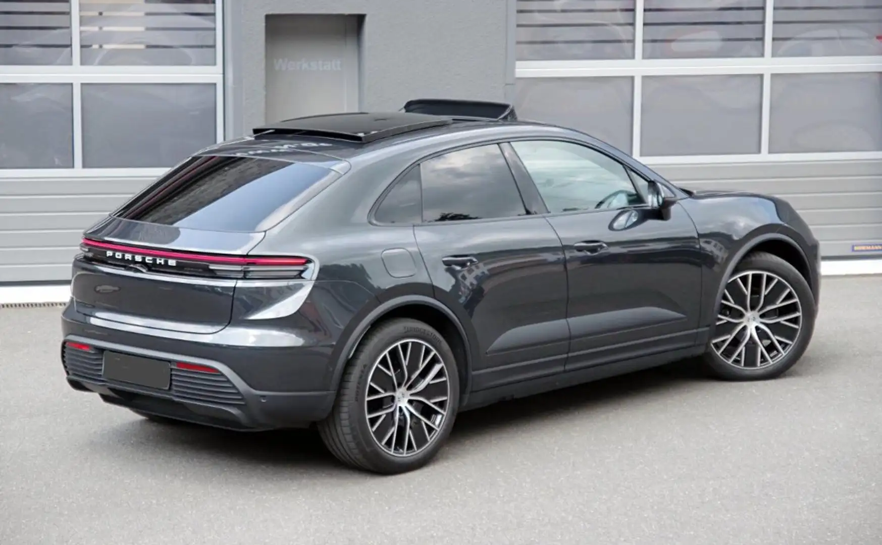 Porsche Macan Ev 265KW (360HP) Grau - 2
