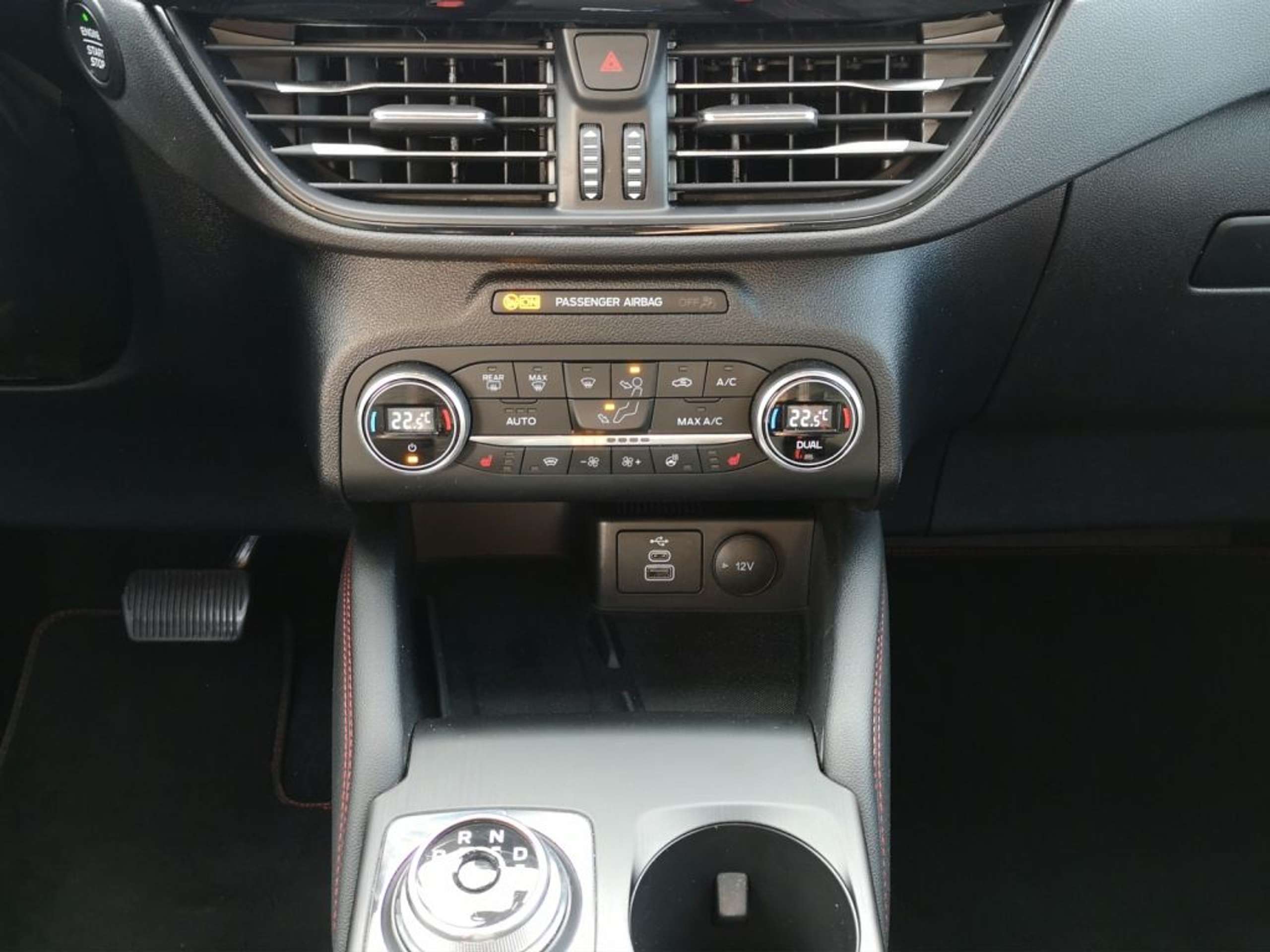 Fahrzeugabbildung Ford Kuga 2.5 Duratec PHEV ST-LINE X *B+O*RFK* - mit KI generiert/bearbeitet