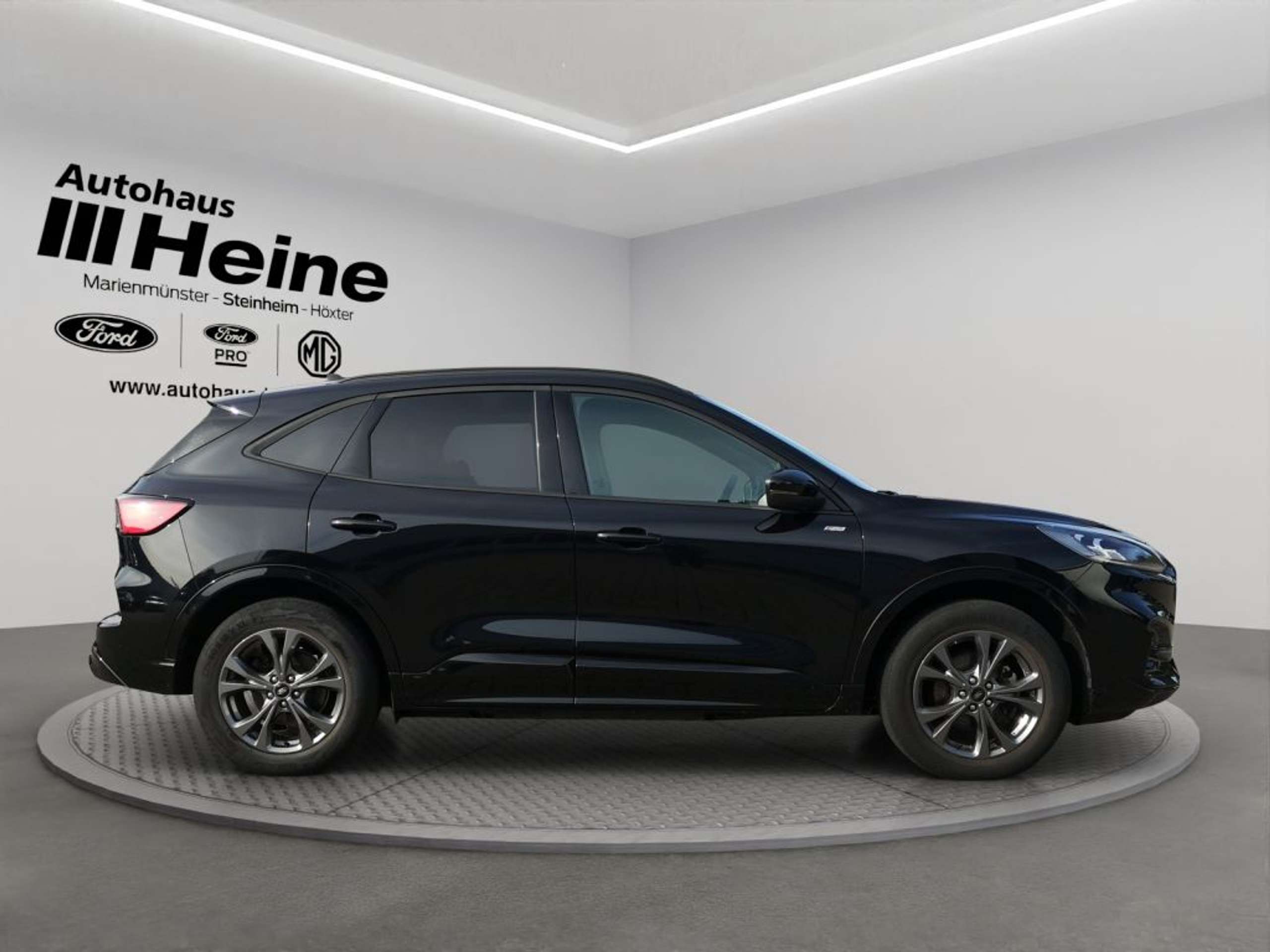 Fahrzeugabbildung Ford Kuga 2.5 Duratec PHEV ST-LINE X *B+O*RFK* - mit KI generiert/bearbeitet