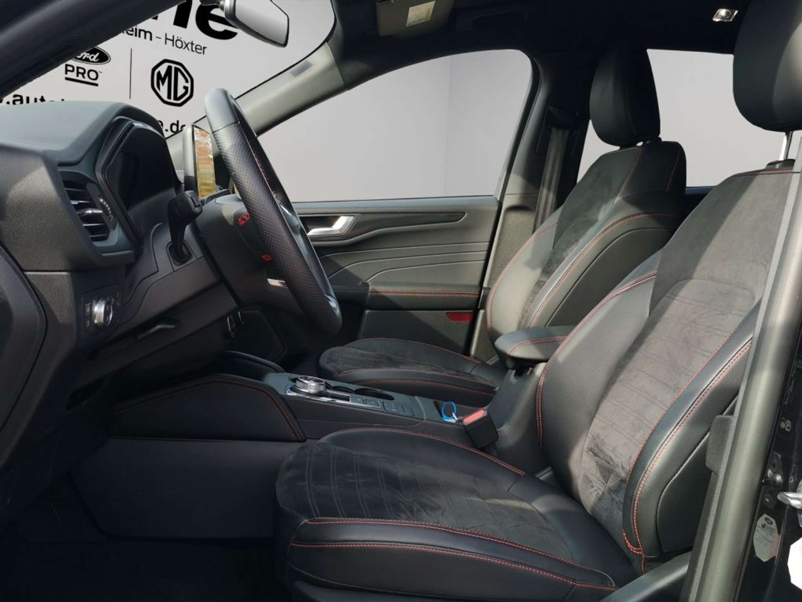 Fahrzeugabbildung Ford Kuga 2.5 Duratec PHEV ST-LINE X *B+O*RFK* - mit KI generiert/bearbeitet