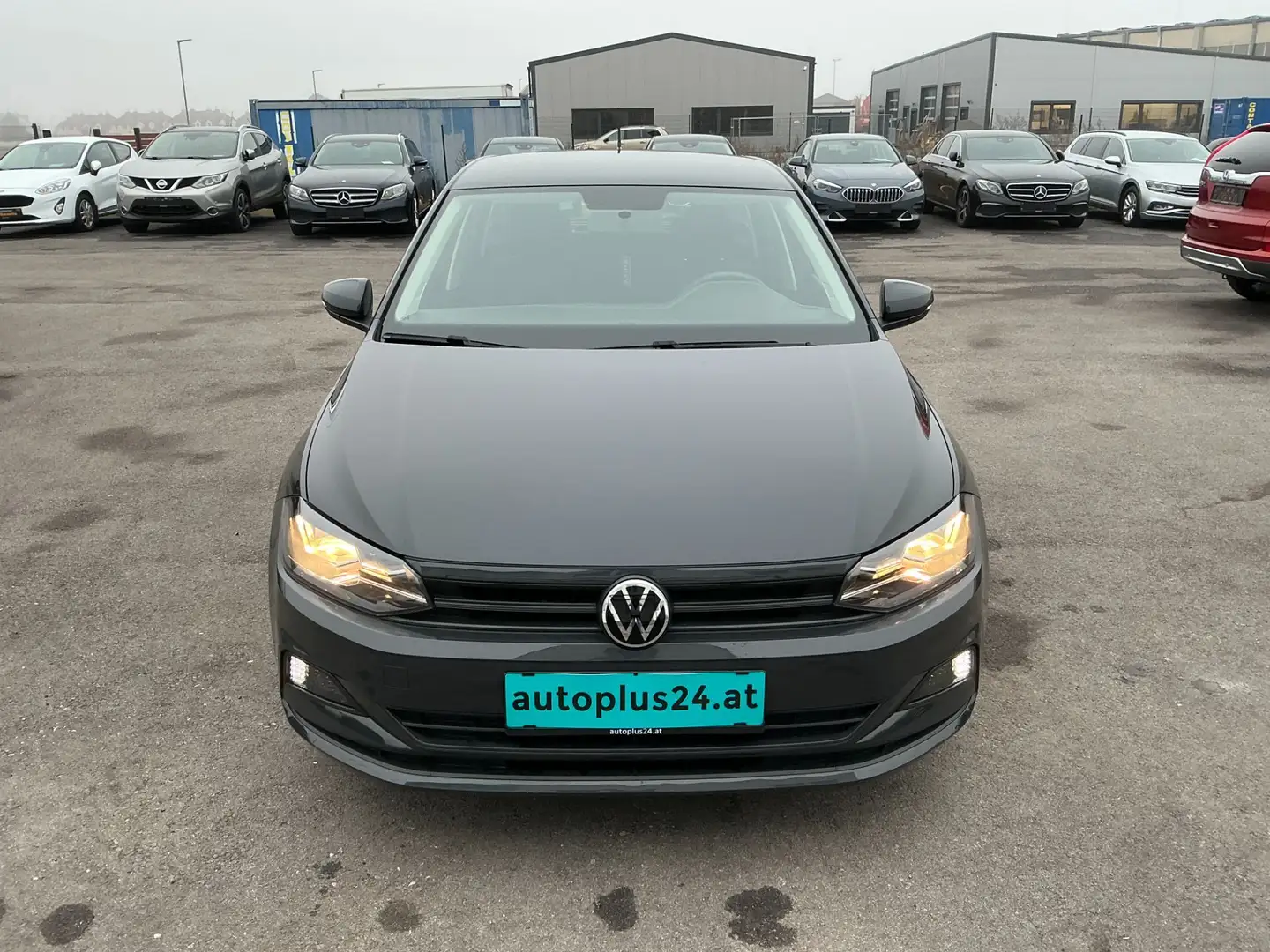 Volkswagen Polo 1,0 Grau - 2