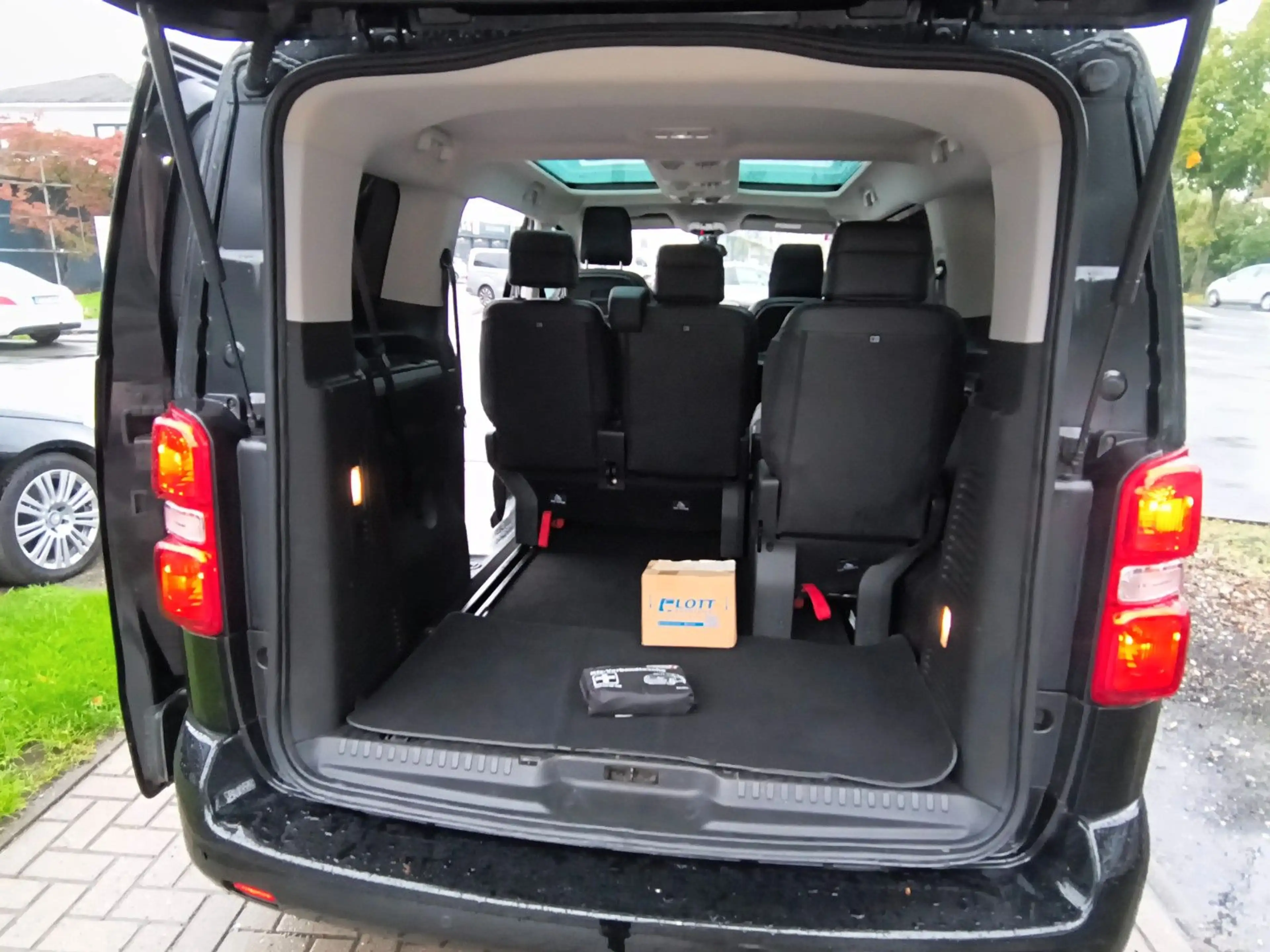 Citroen Spacetourer Shine M°Pano°Head-Up°Leder°AHK — photo 10