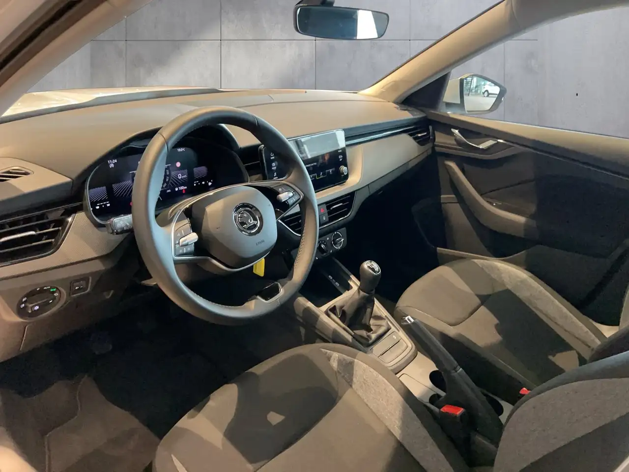 Skoda Kamiq Essence TSI 8