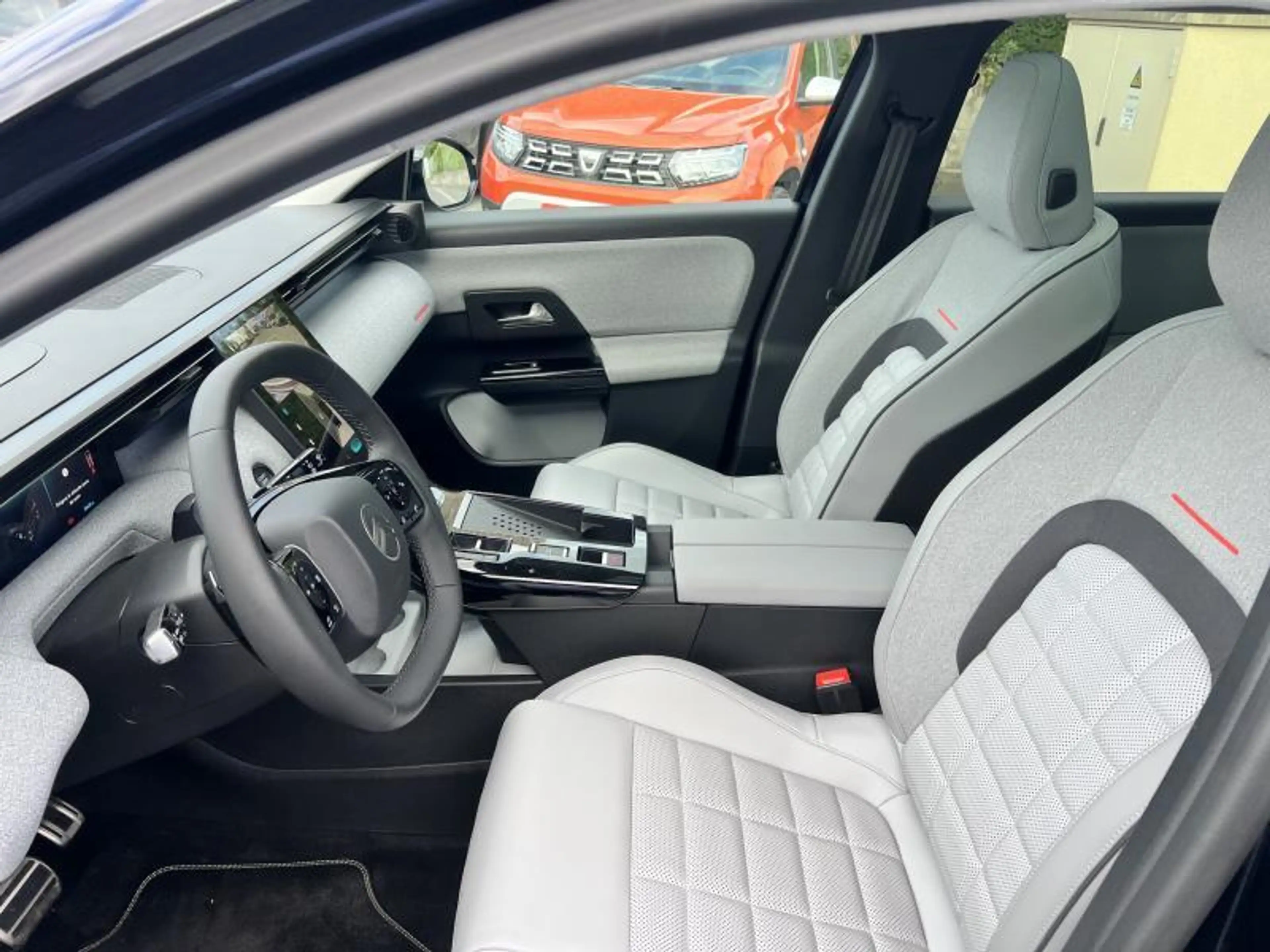 Citroen C5 Aircross Plug-in Hybrid Max — photo 14