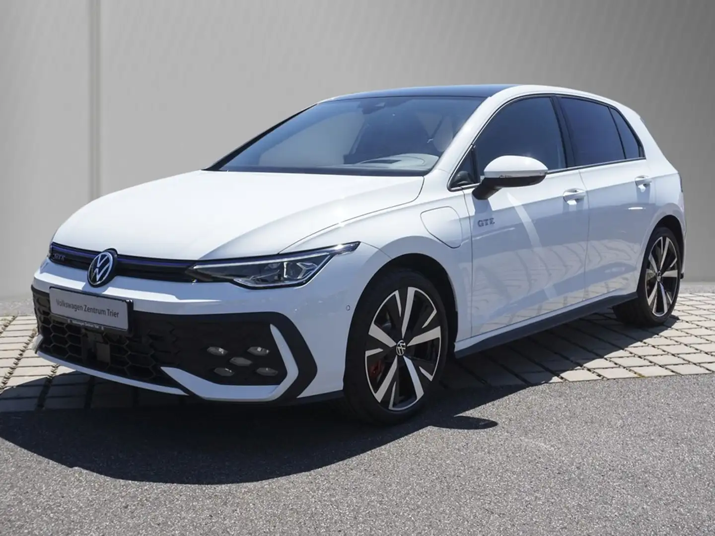 Volkswagen Golf VIII 1.5 TSI DSG GTE AHK, DCC, Navi Weiß - 2