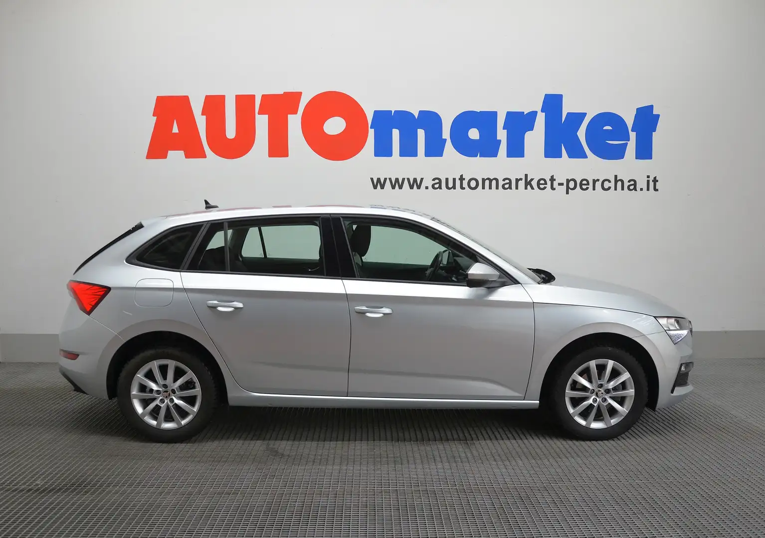 Skoda Scala 1.6 TDI Ambition 115cv dsg Argento - 1