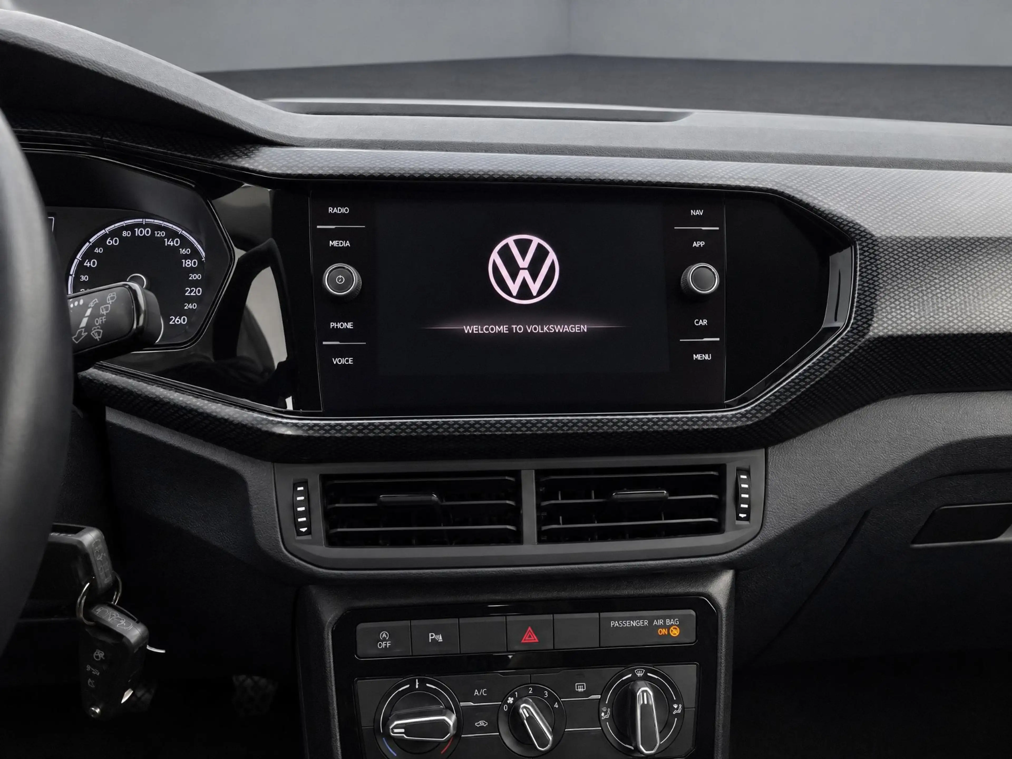 Volkswagen T-Cross 1.0 TSI 95pk Life · Apple/Android Car Play · Trekh — photo 14