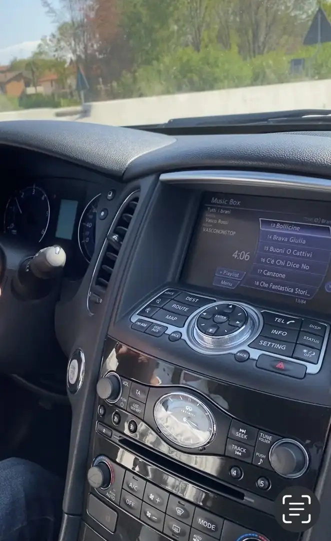 Infiniti EX30 Black Edition - 2