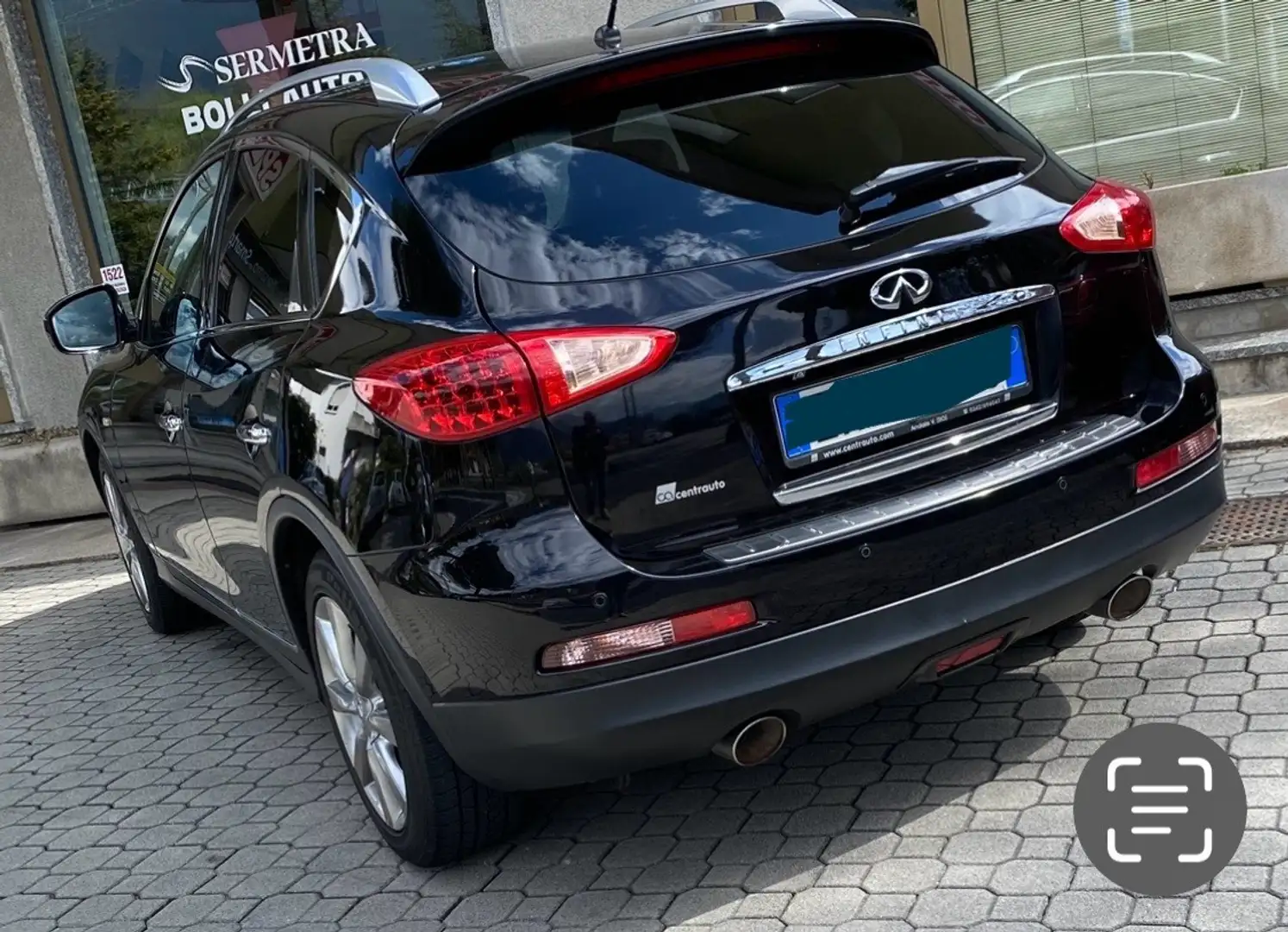 Infiniti EX30 Black Edition - 1