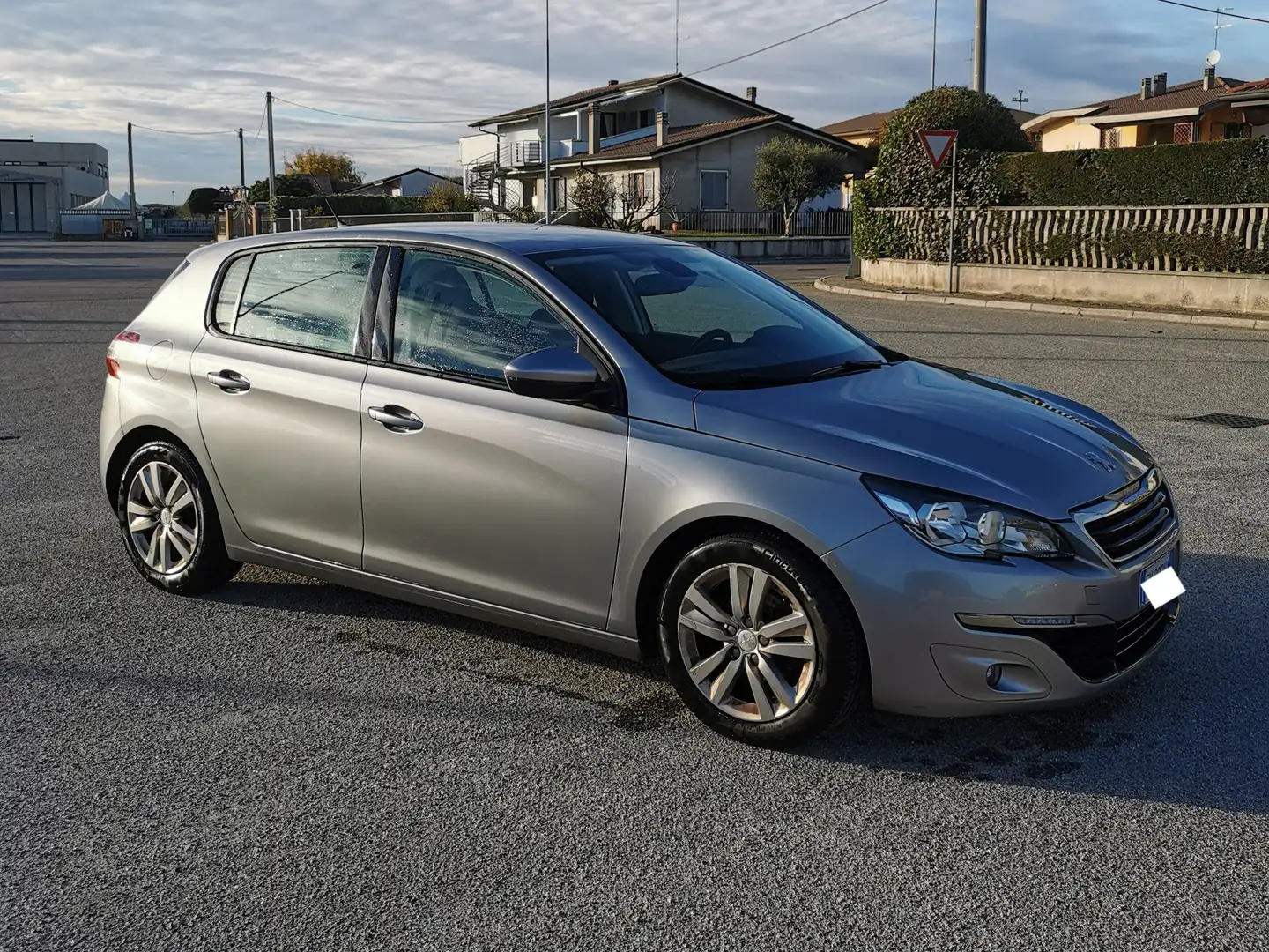 Peugeot 308 308 II 2013 5p 1.6 hdi 8v Active 92cv fap Grigio - 1
