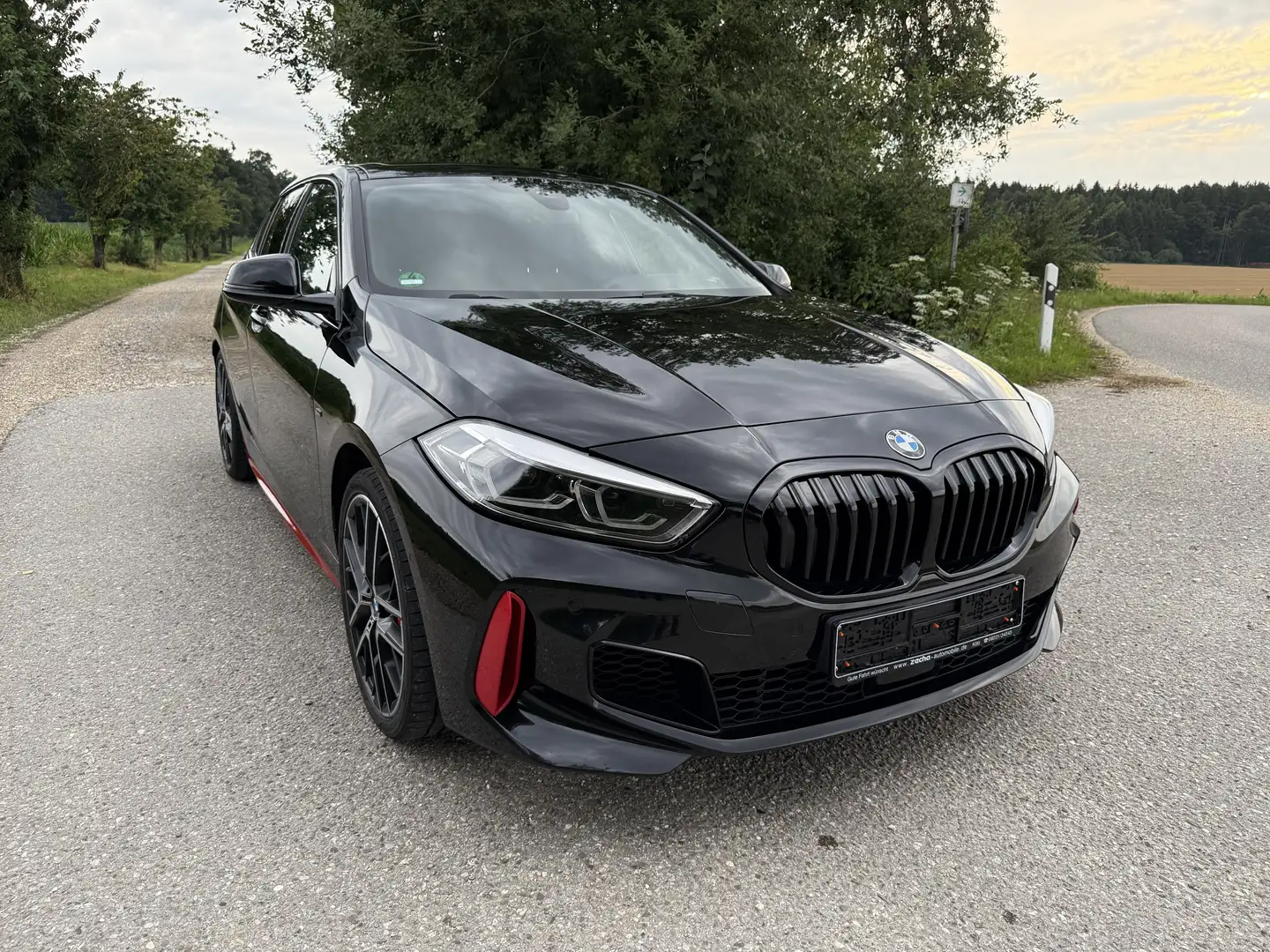 BMW 128 ti M Sport 8-fach bereift Pano HUD Navi ACC RFK Black - 2