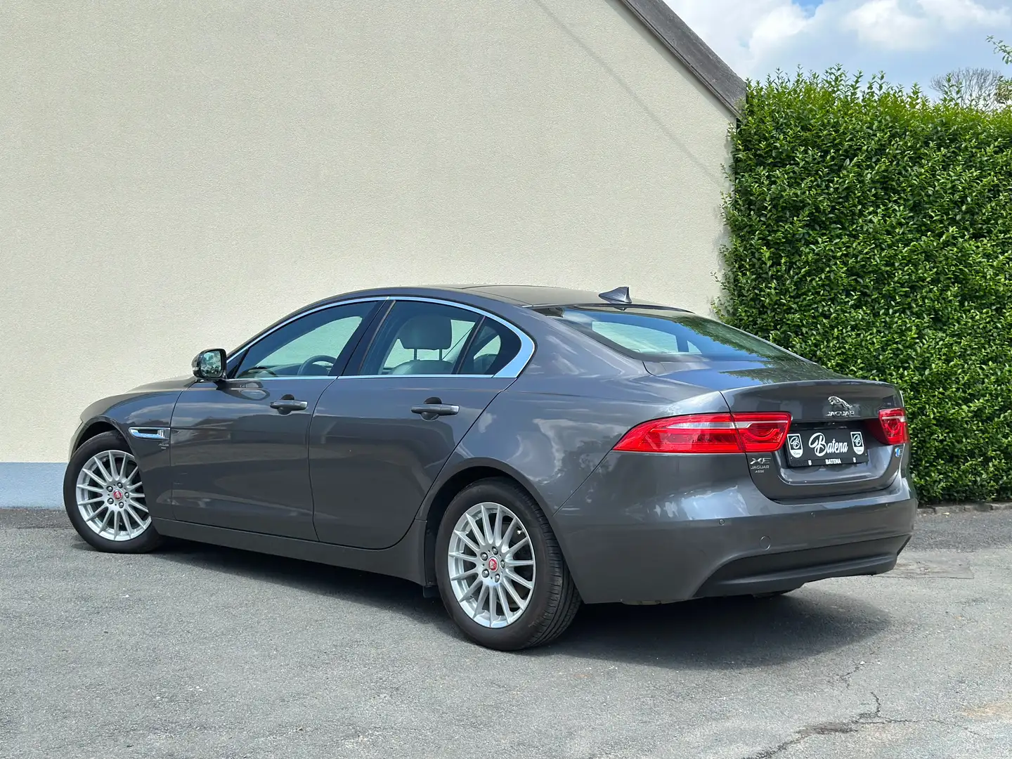Jaguar XE E-Performance Prestige Opendak Grijs - 2