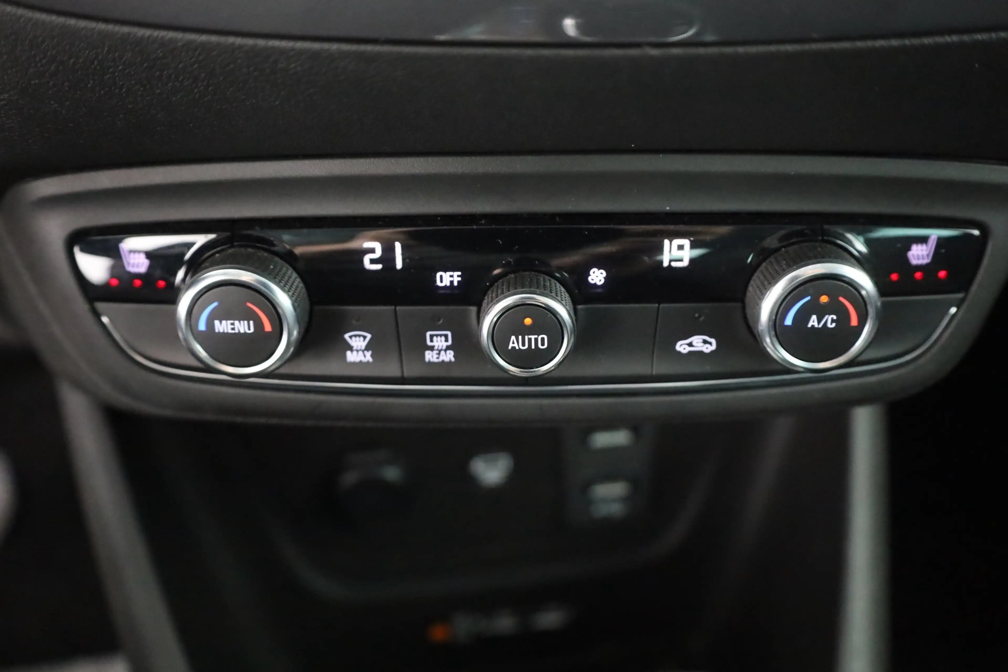 Opel Crossland (X) 1.2 Turbo Aut. LED Navi Kamera DAB — photo 12