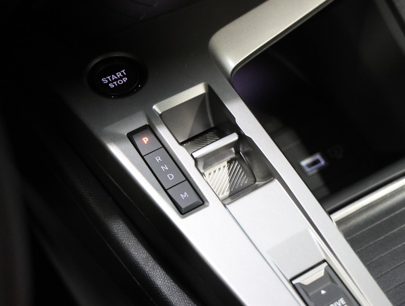 Peugeot 408 1.2 Allure Hybrid 145 PK | 360 gr. camera | Stuur — photo 14