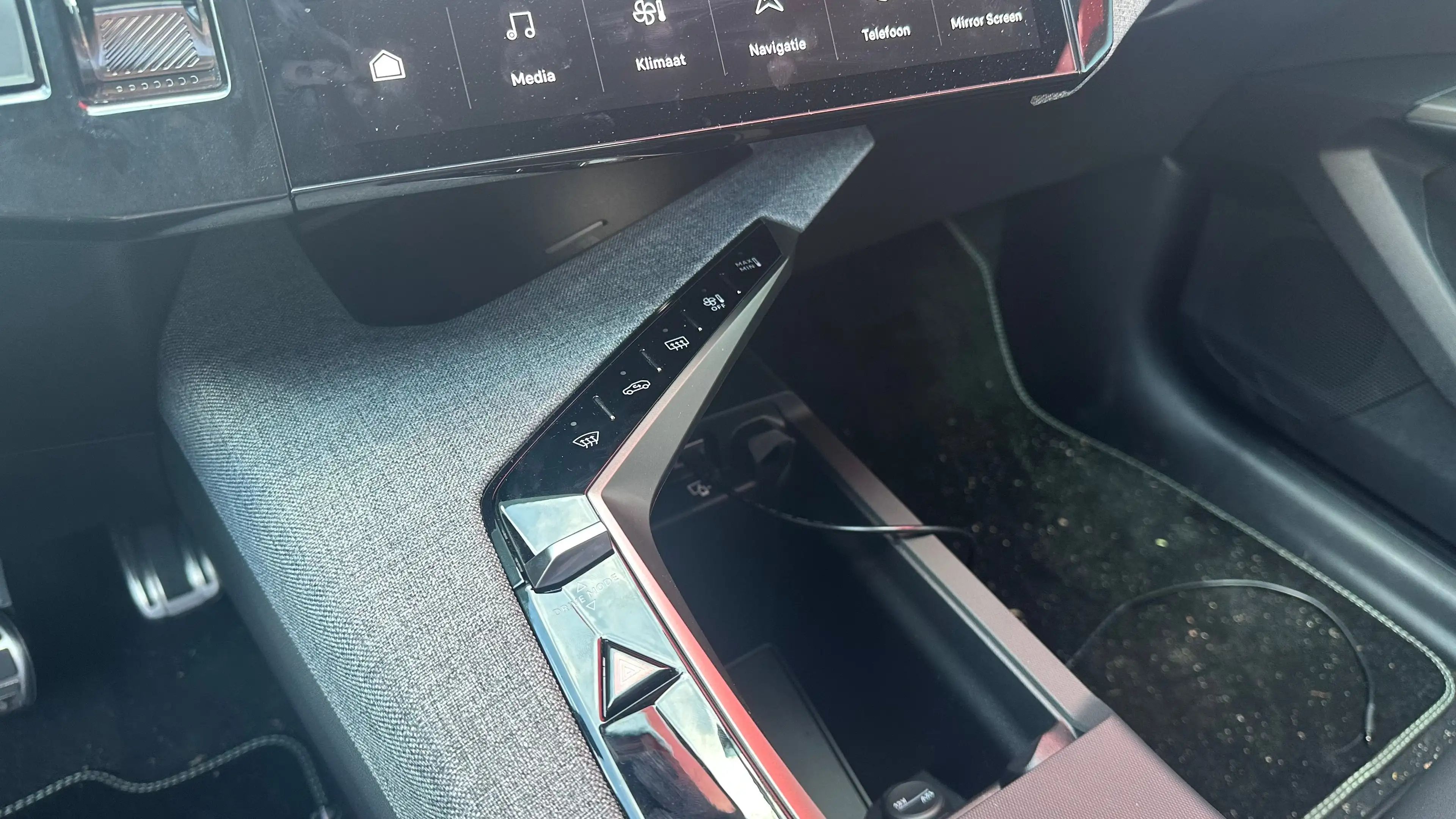 Peugeot 3008 e-3008 GT Long Range 230 97 kWh | Trekhaak | Apple — photo 36