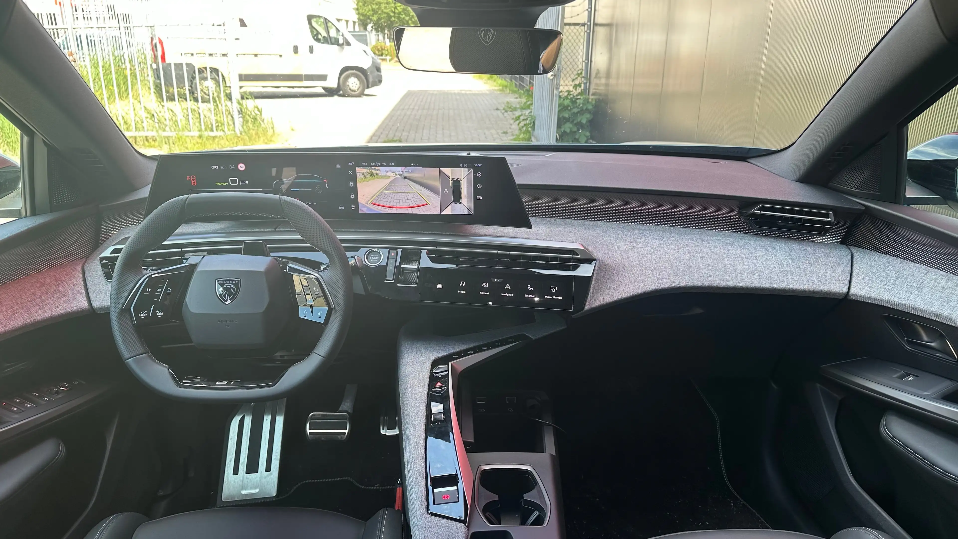 Peugeot 3008 e-3008 GT Long Range 230 97 kWh | Trekhaak | Apple — photo 19