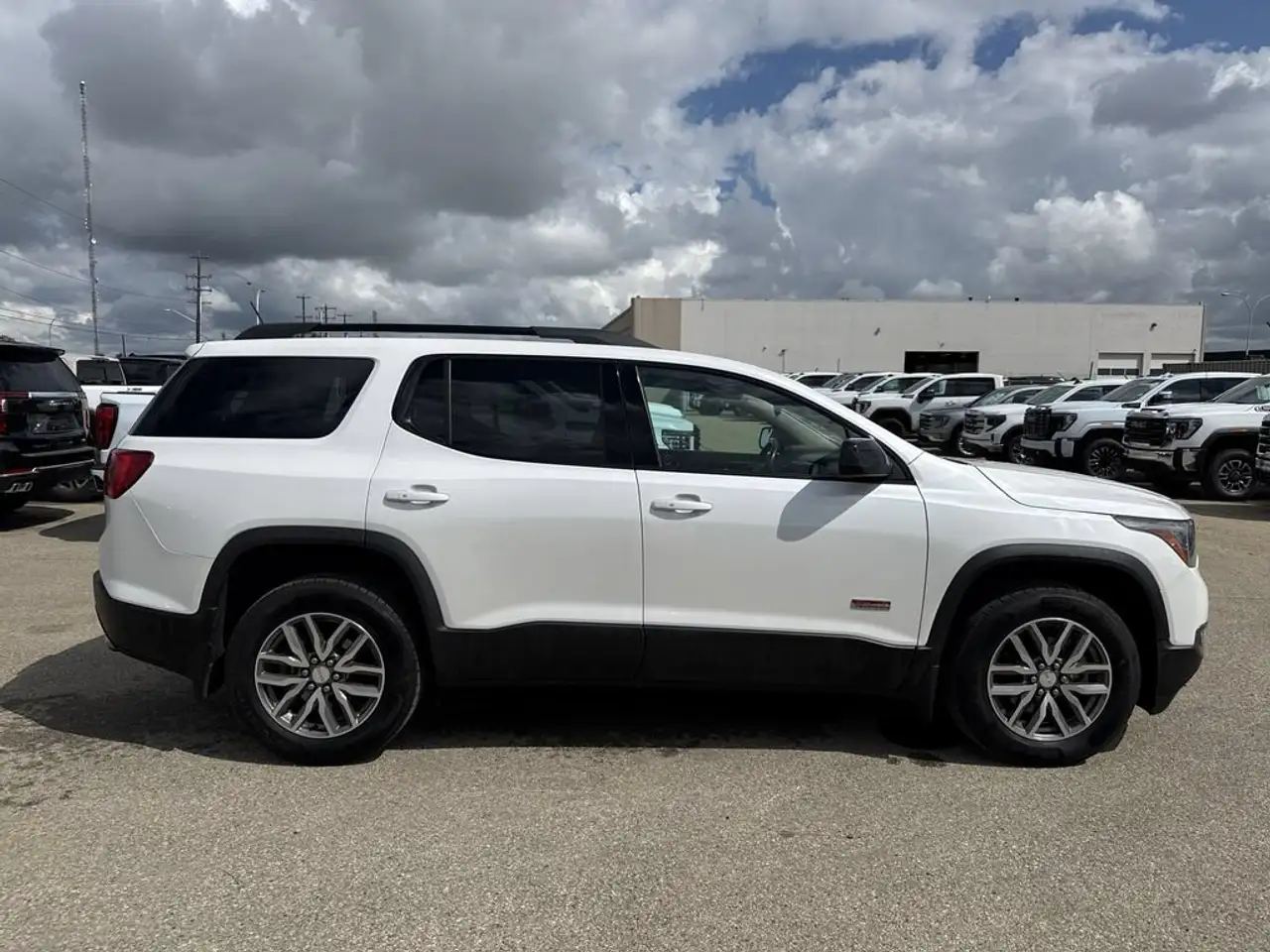 GMC Acadia photo GMC Acadia