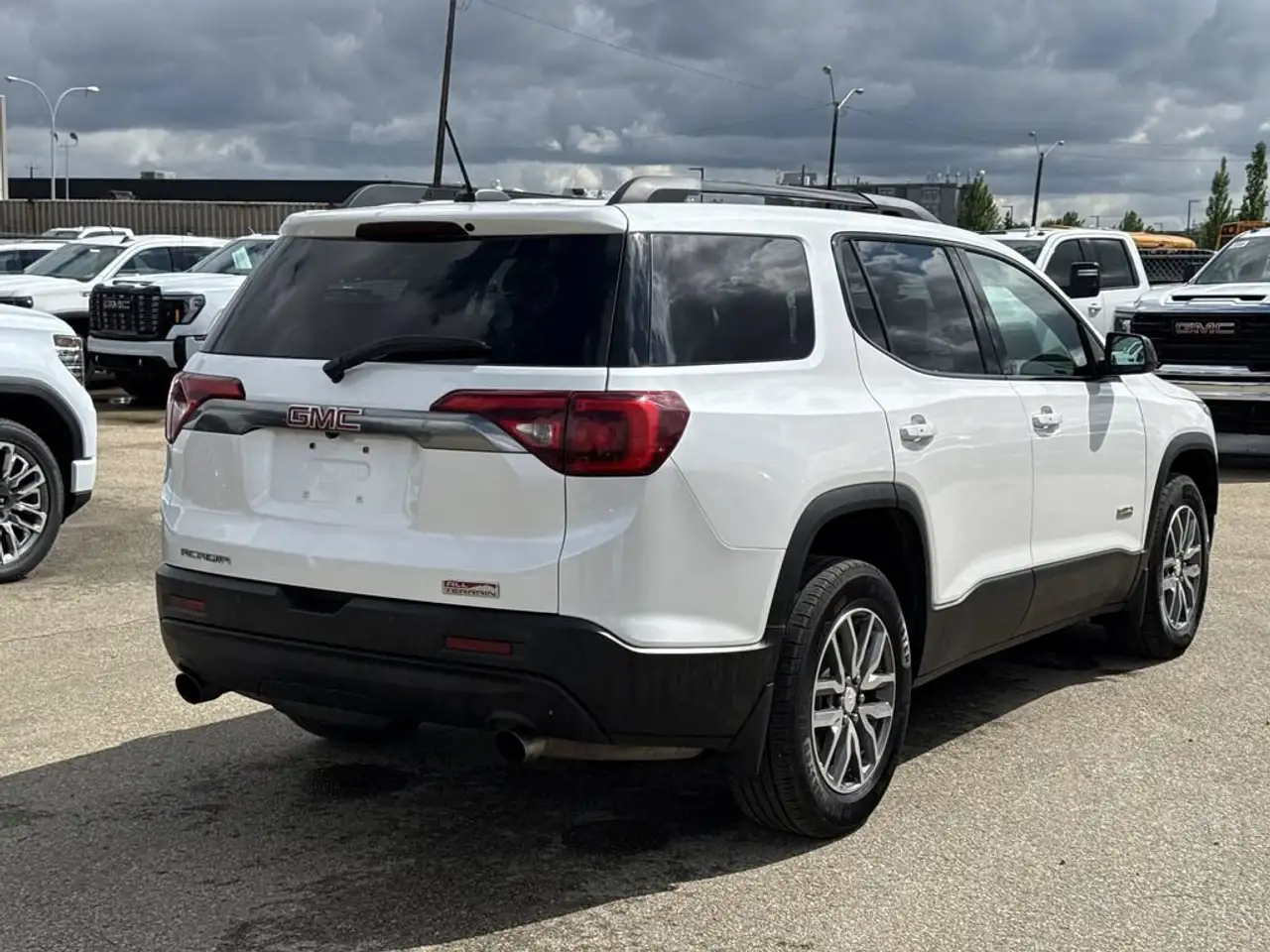 GMC Acadia photo GMC Acadia