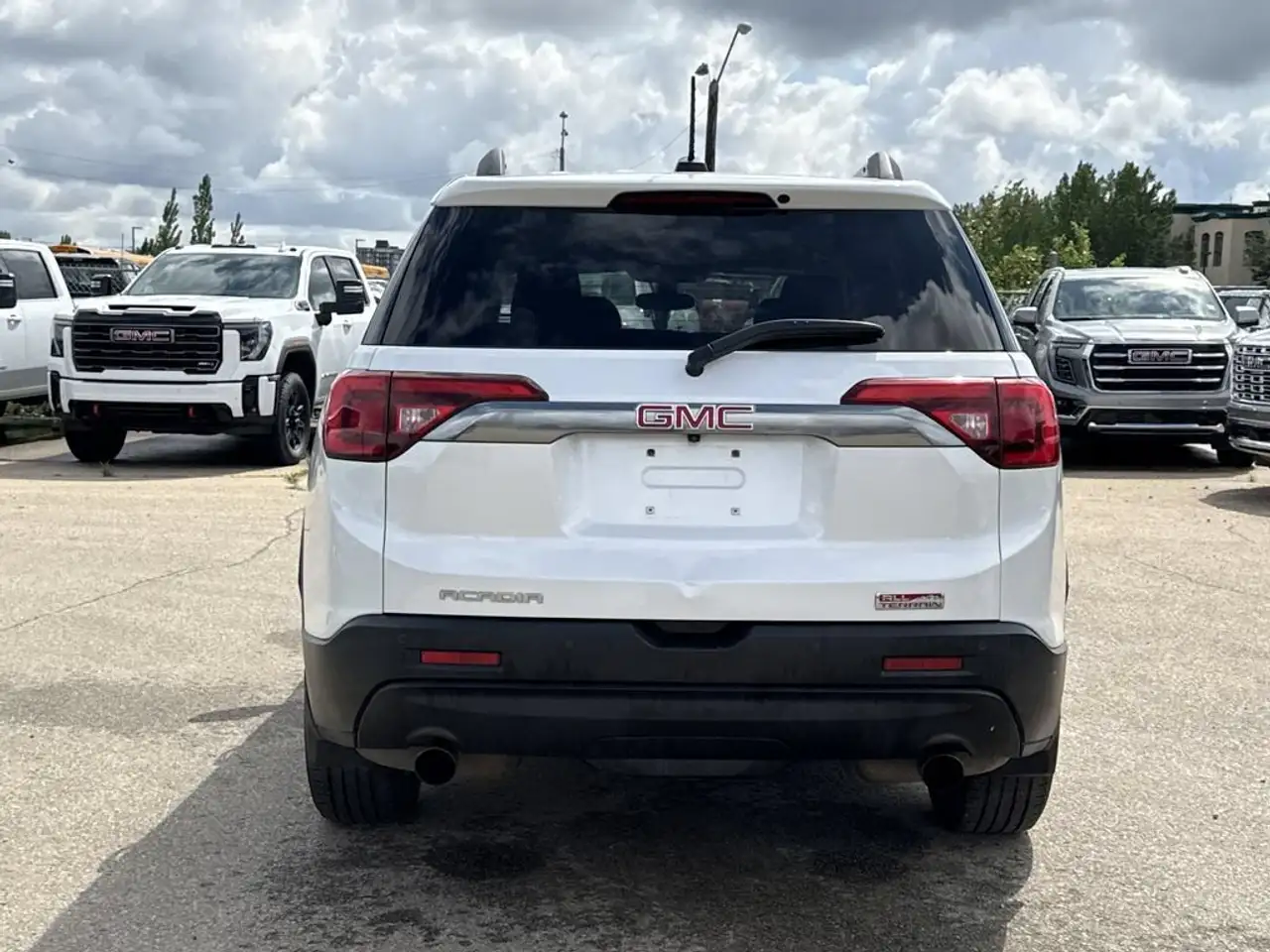 GMC Acadia photo GMC Acadia