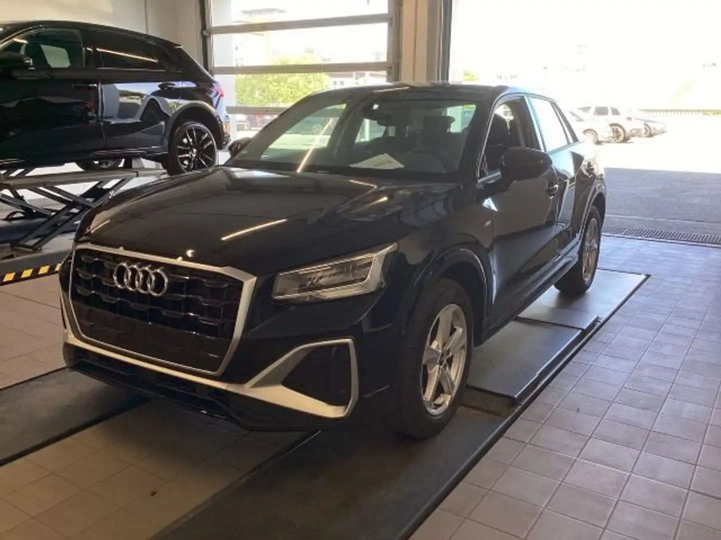 Audi Q2 35 TFSI S line S tronic NAVI/KAMERA/LED Schwarz - 2