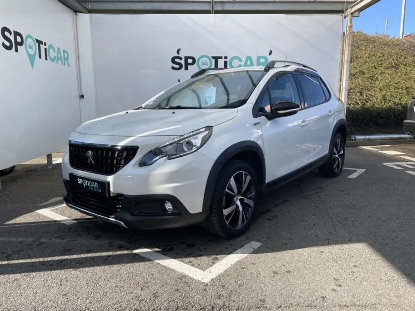 Peugeot 2008 1.2 PureTech 110ch E6.c GT Line S\u0026S 5cv Gris - 1
