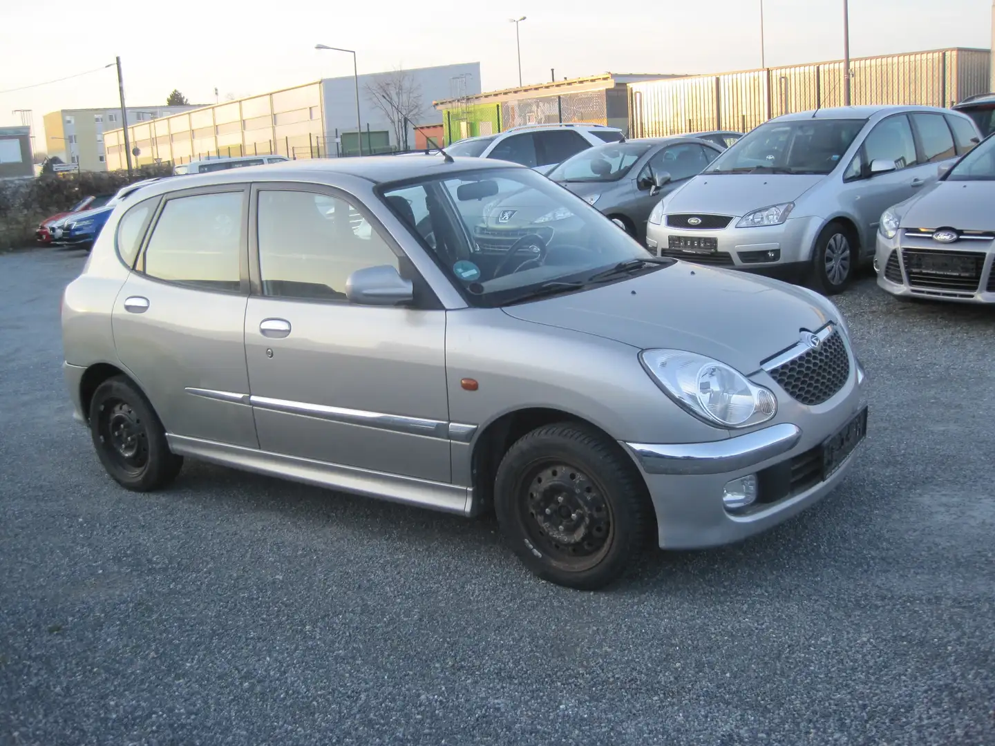Daihatsu Sirion 1.3 Top S srebrna - 2