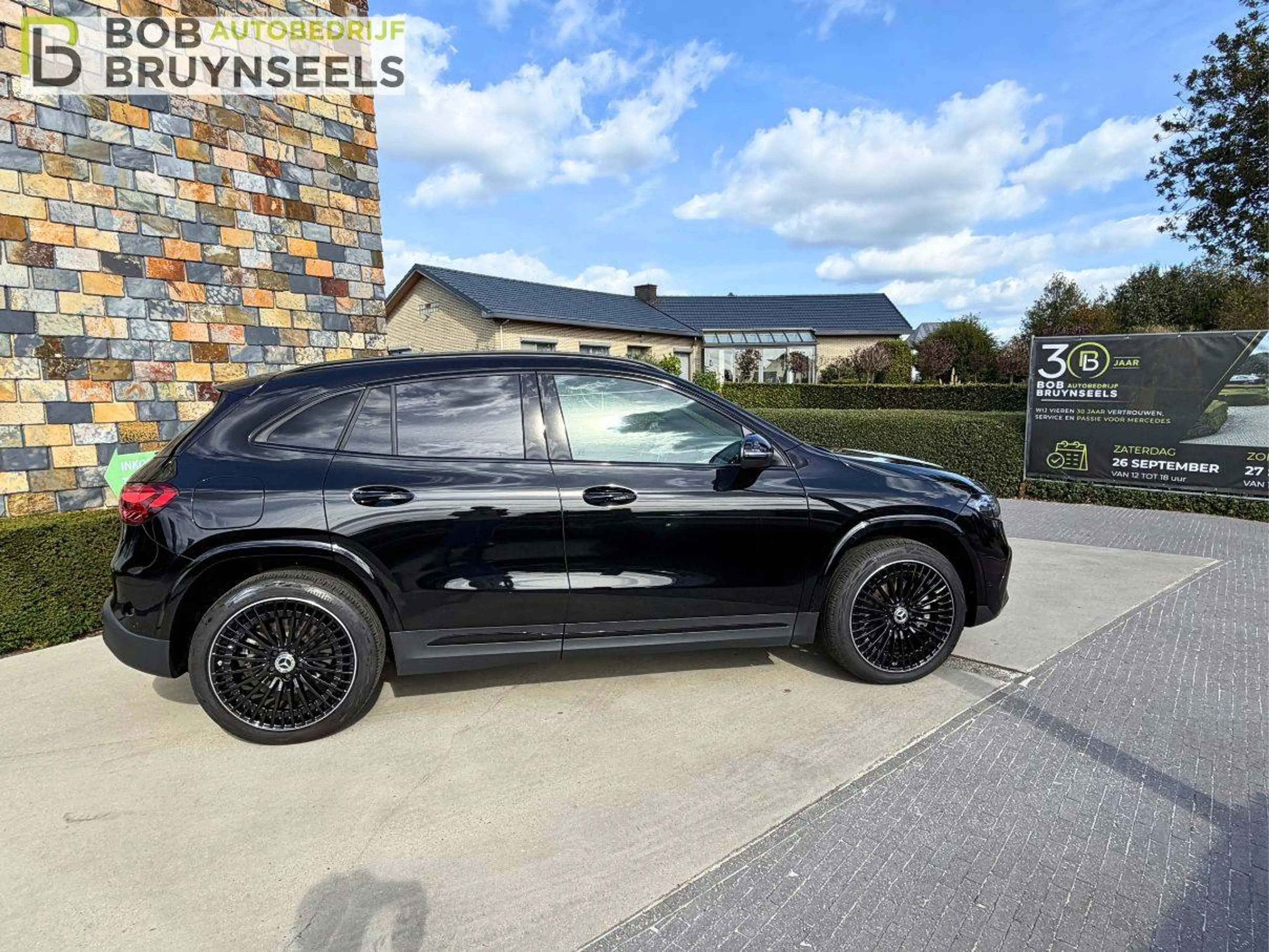 Mercedes-Benz EQA 250 Amg line | Nightpakket | Panoramadak | Winterpakket | Achteruitrijcamera — photo 5