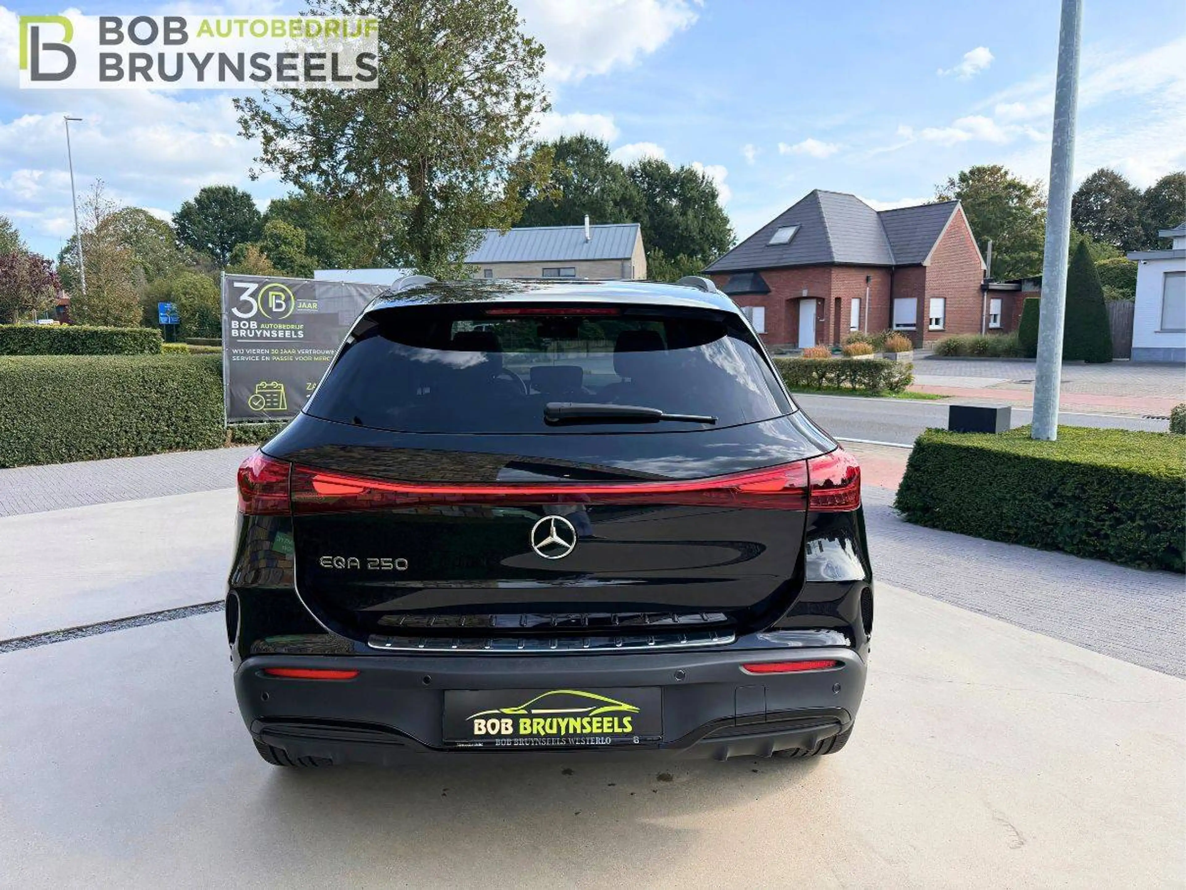 Mercedes-Benz EQA 250 Amg line | Nightpakket | Panoramadak | Winterpakket | Achteruitrijcamera — photo 7