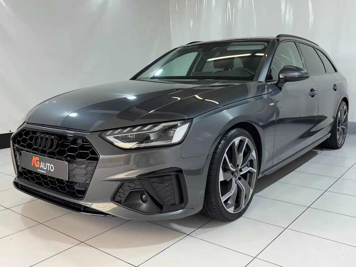 Audi A4 35 TFSI * S-Line * LED * Carplay * Sièges chauf Gris - 2
