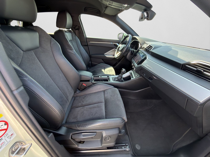 Audi Q3 S line 45 TFSI e S tronic NAVI 360° — photo 4
