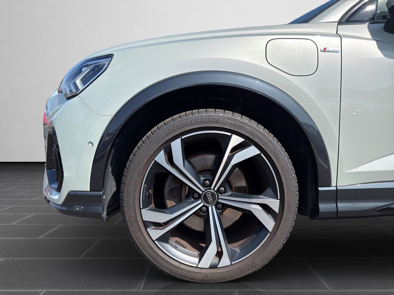Audi Q3 S line 45 TFSI e S tronic NAVI 360° — photo 8