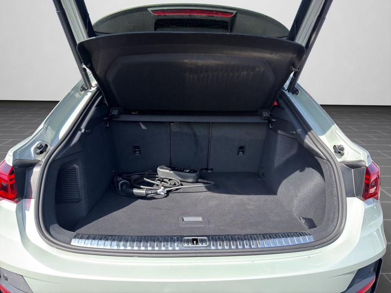 Audi Q3 S line 45 TFSI e S tronic NAVI 360° — photo 15