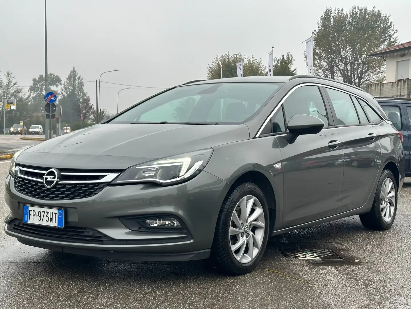 Opel Astra Sports Tourer 1.6 cdti Innovation Grigio - 1