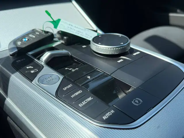 BMW 3 Series view 17