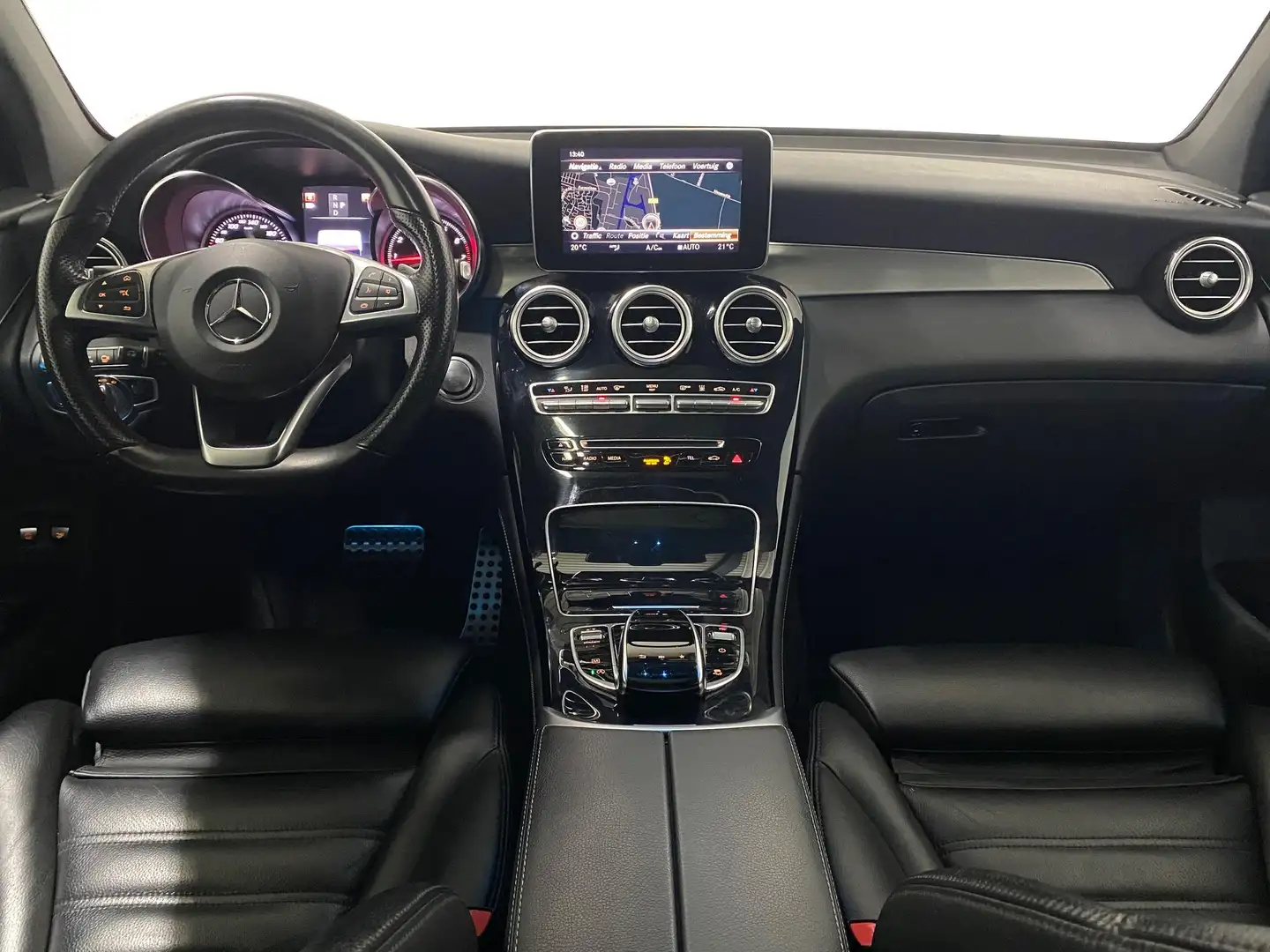 Mercedes-Benz GLC 250 Coupé 4MATIC Premium Plus AMG 20inch Trekhaak 360° Schwarz - 2