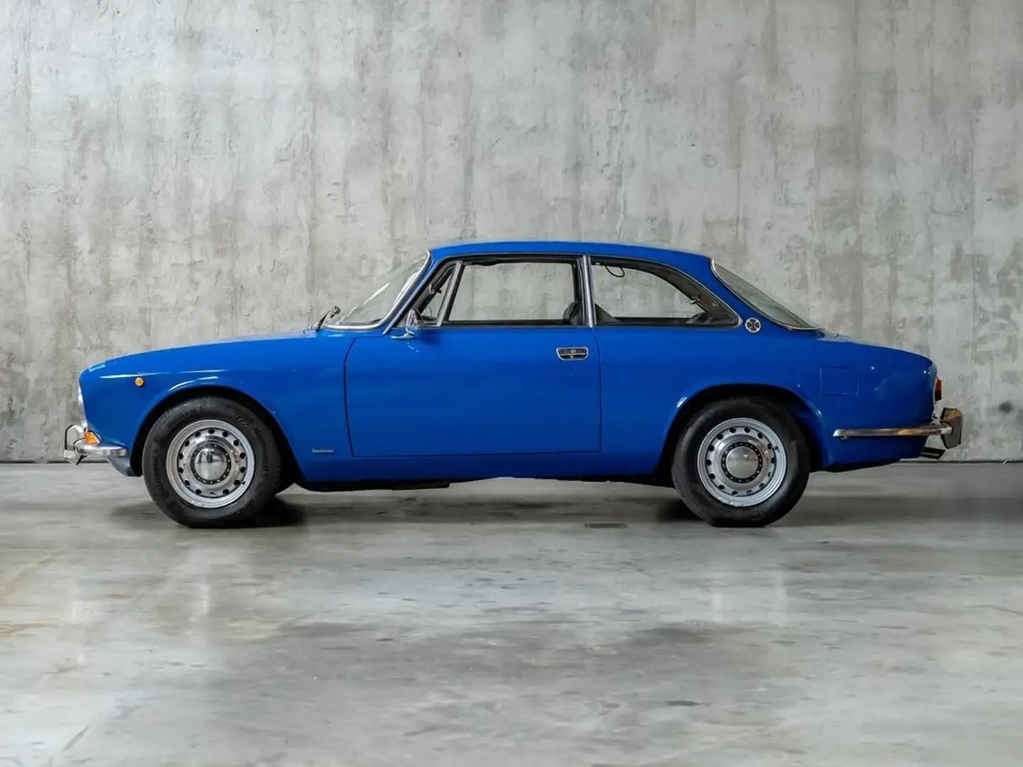Alfa Romeo 1750 GTVeloce - 2ème série Bleu - 2