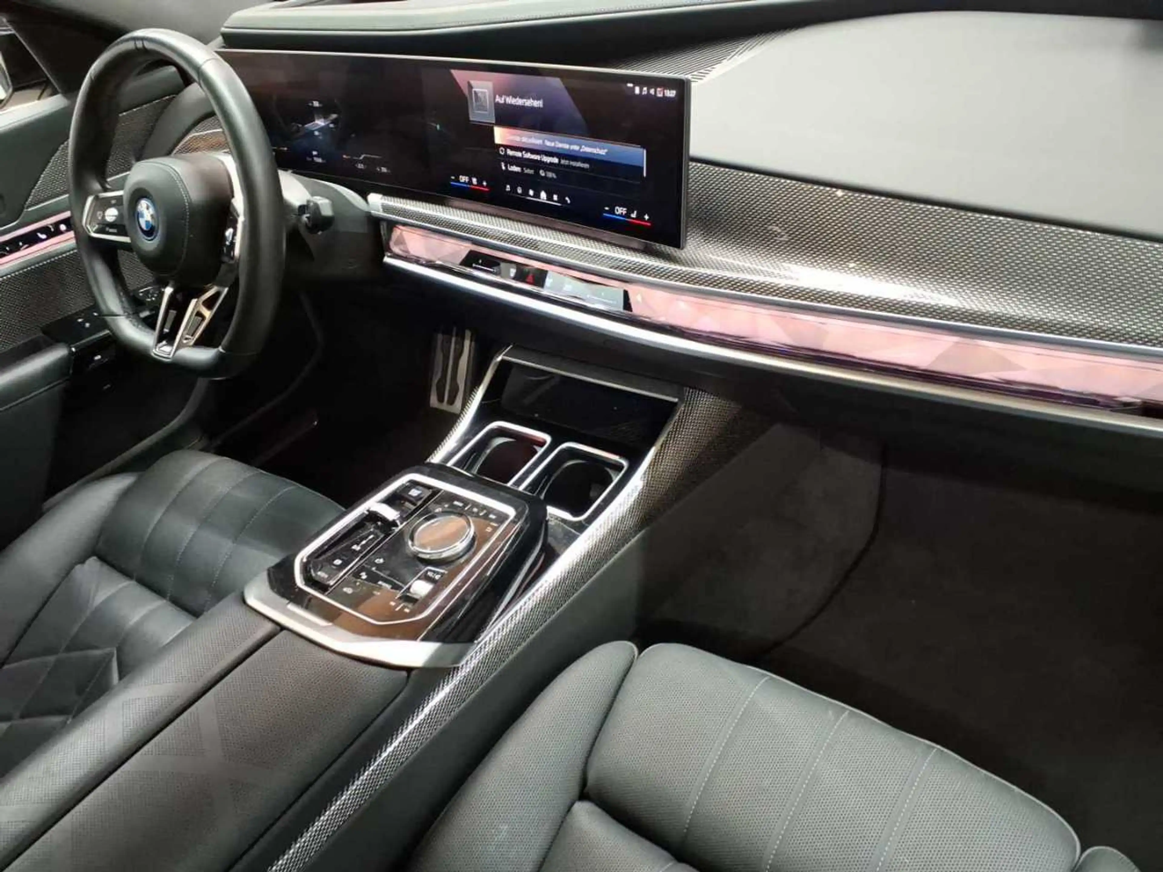 BMW i7 i7 xDrive60 M Sport Pro AHK Sky Lounge — photo 9