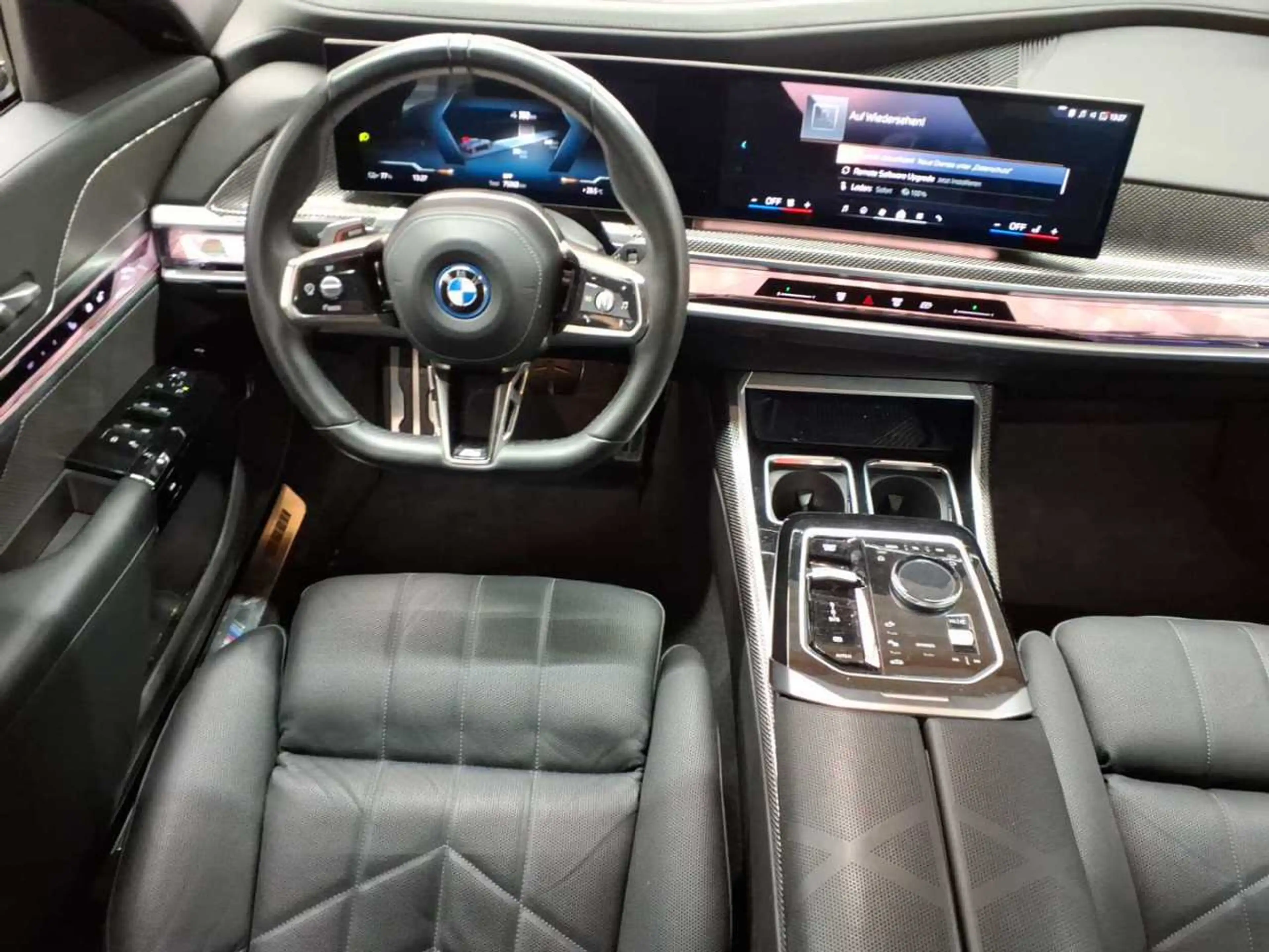 BMW i7 i7 xDrive60 M Sport Pro AHK Sky Lounge — photo 10