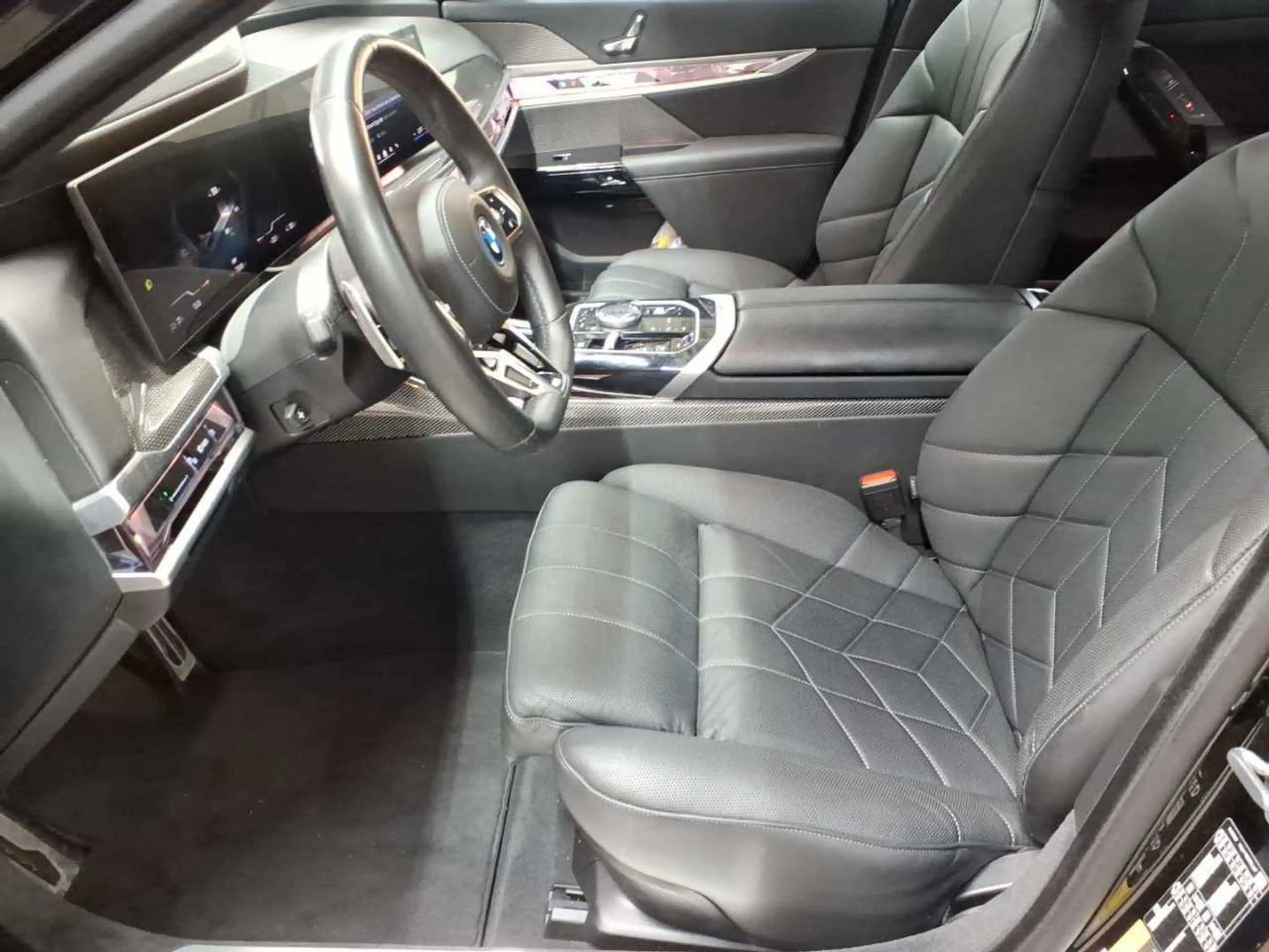 BMW i7 i7 xDrive60 M Sport Pro AHK Sky Lounge — photo 7