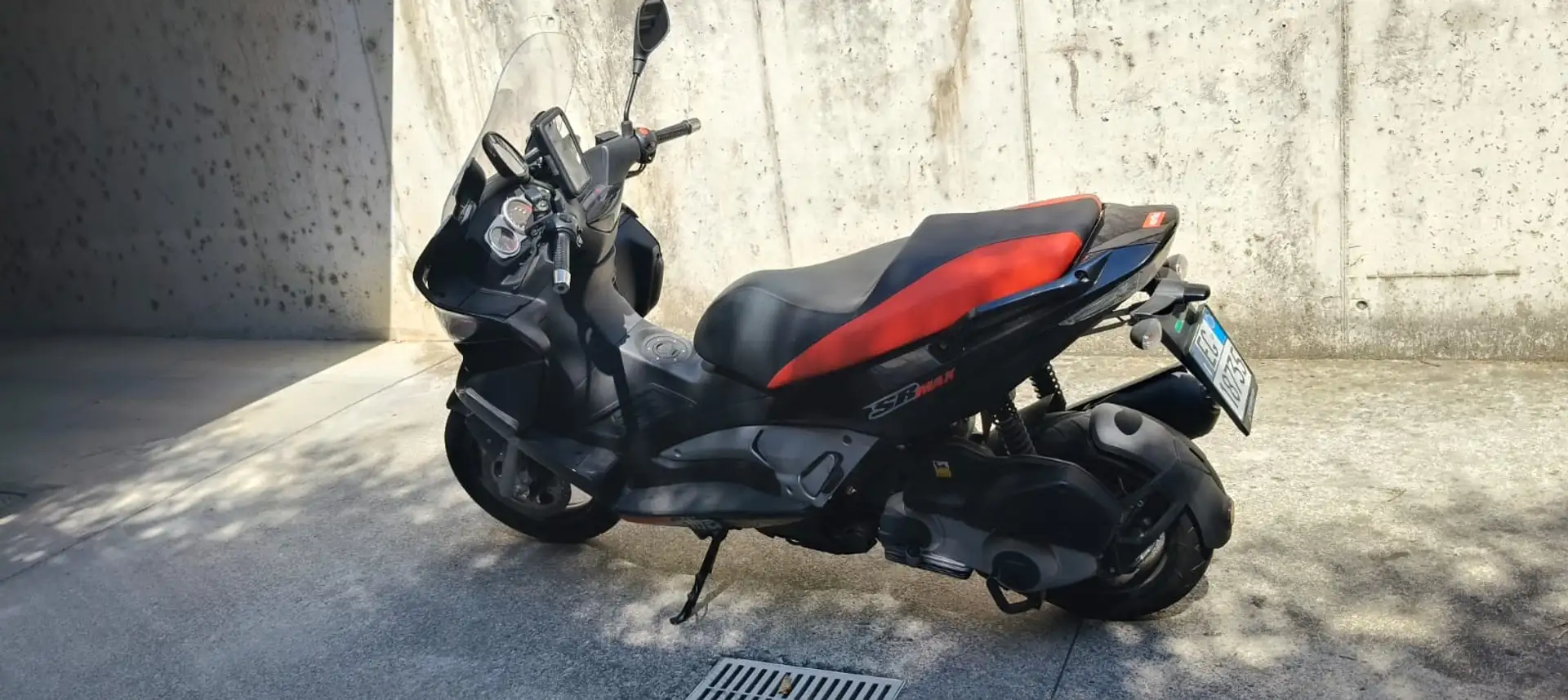 Aprilia SR Max 300 - 2