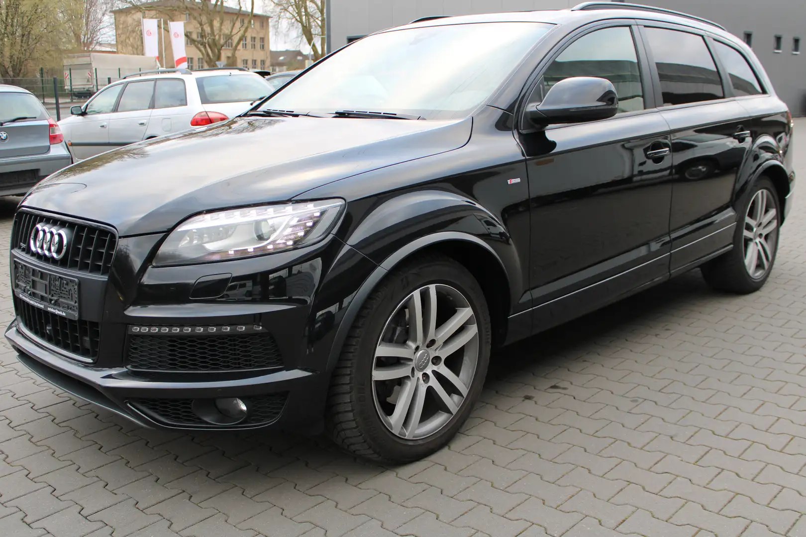 Audi Q7 4.2 TDI quattro S-Line Panorama/AHK/7Sitzer/Leder Schwarz - 2